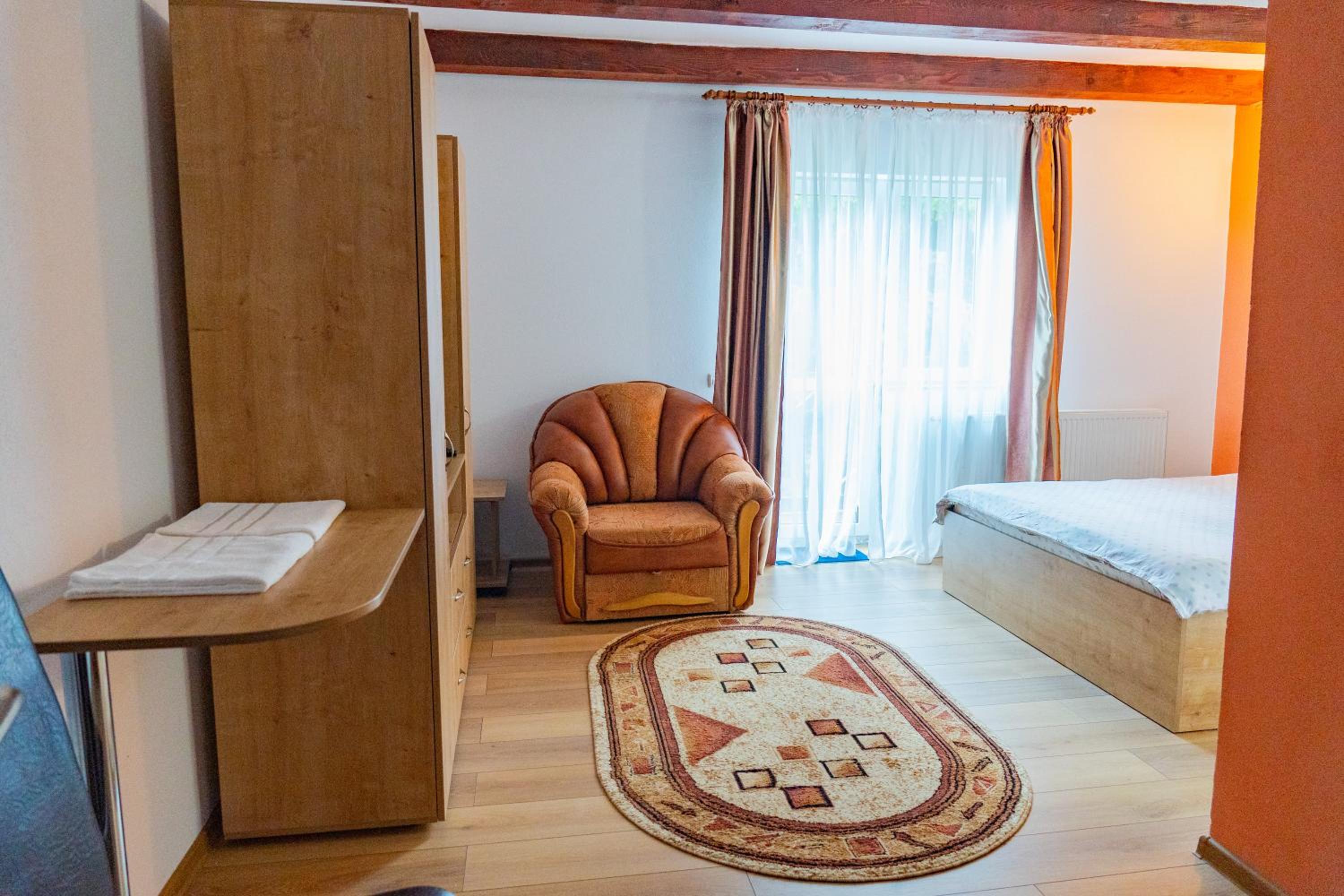 Casa Negru Vodă Breaza view 5