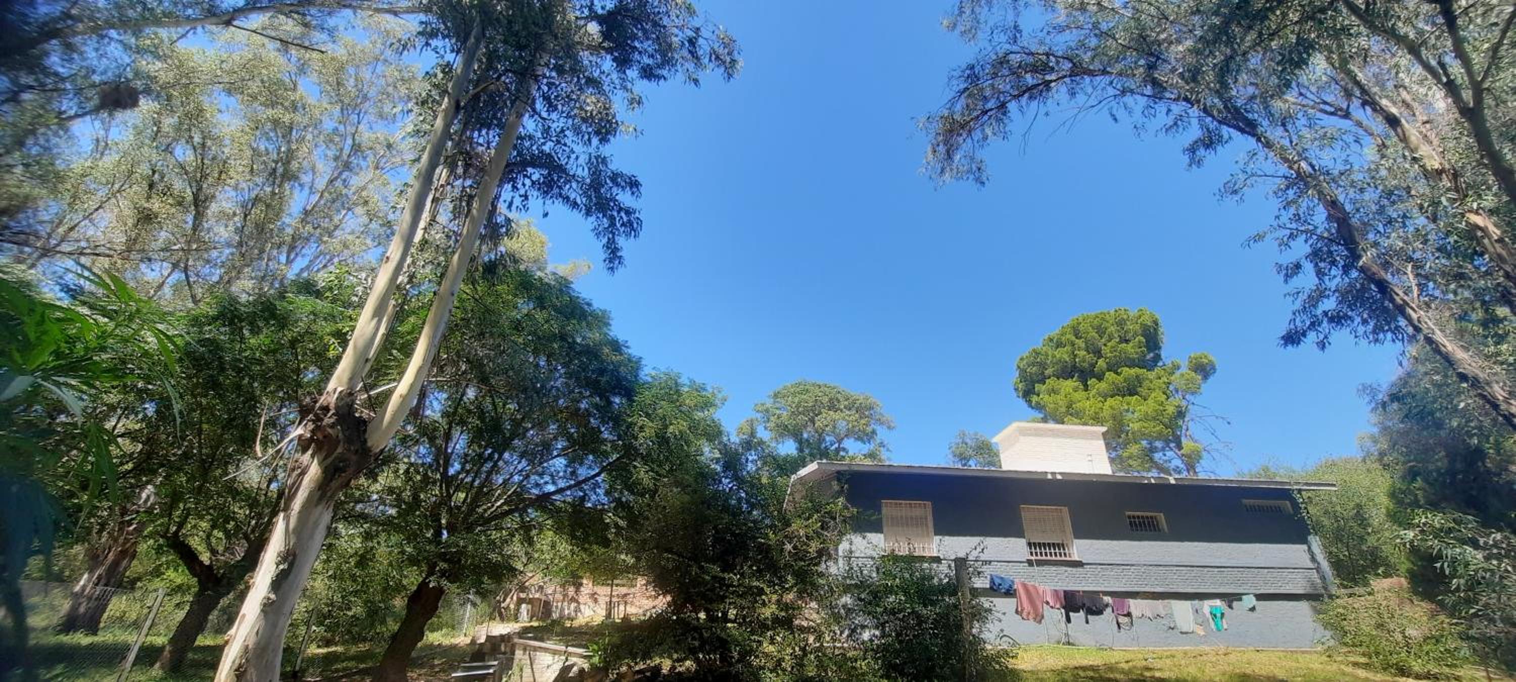 Casa al pie de la montaña