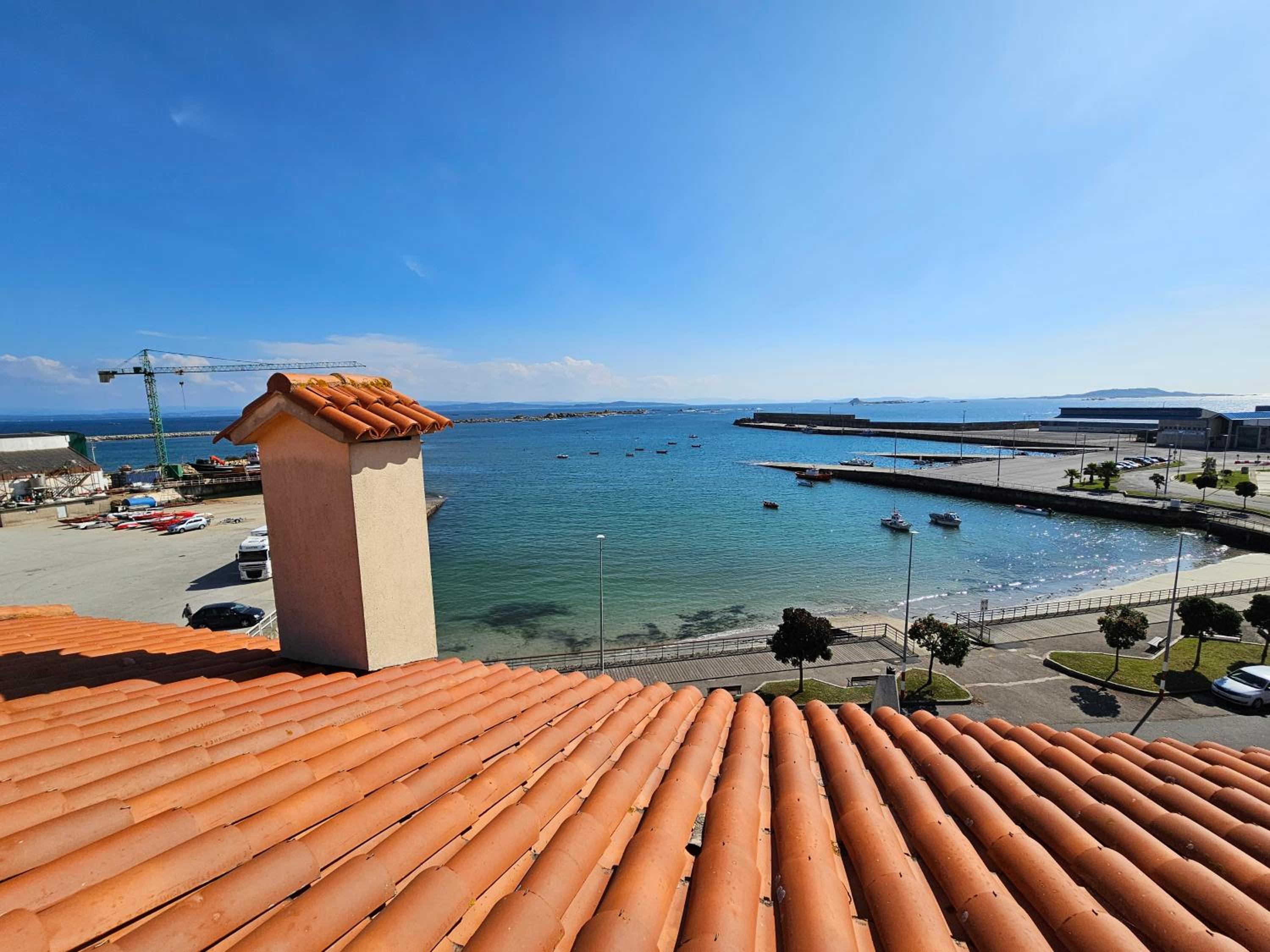 Lujo y vistas panorámicas en primera línea de mar