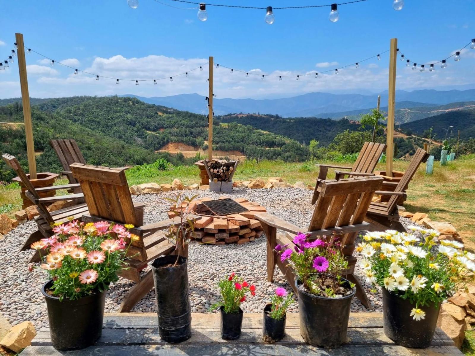 Mini casa en lo alto de la montaña