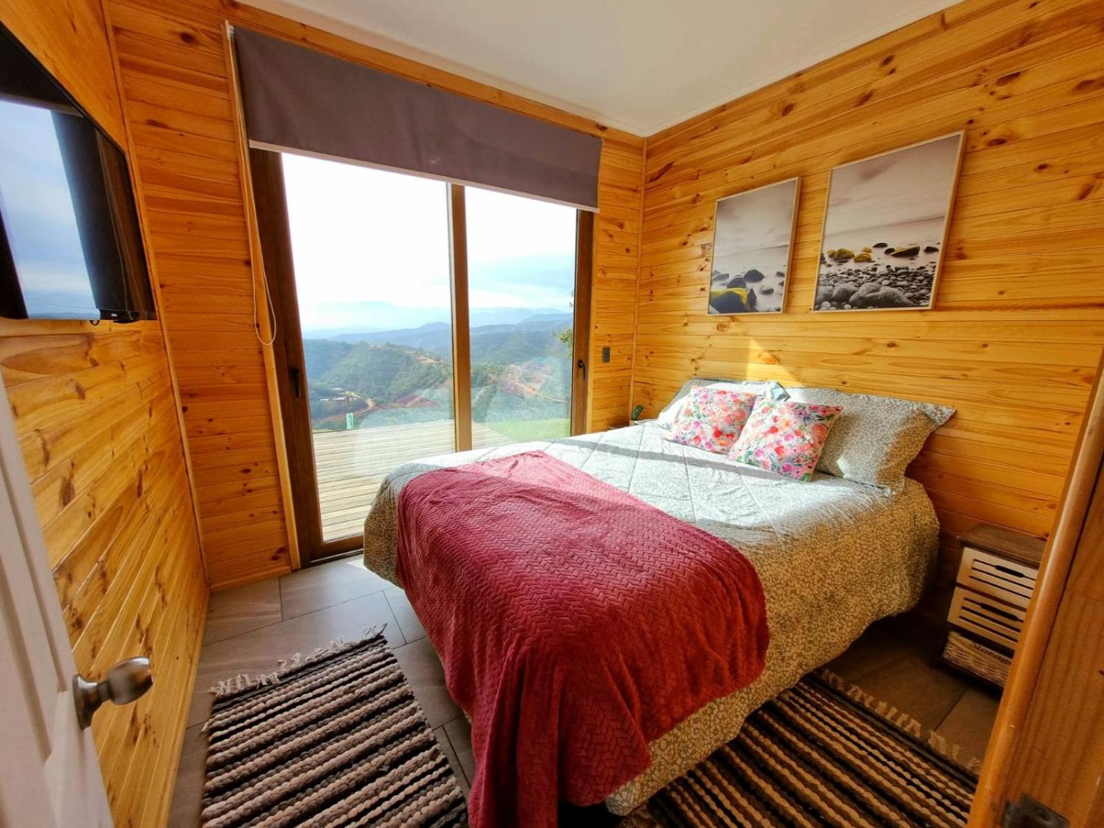 Mini casa en lo alto de la montaña