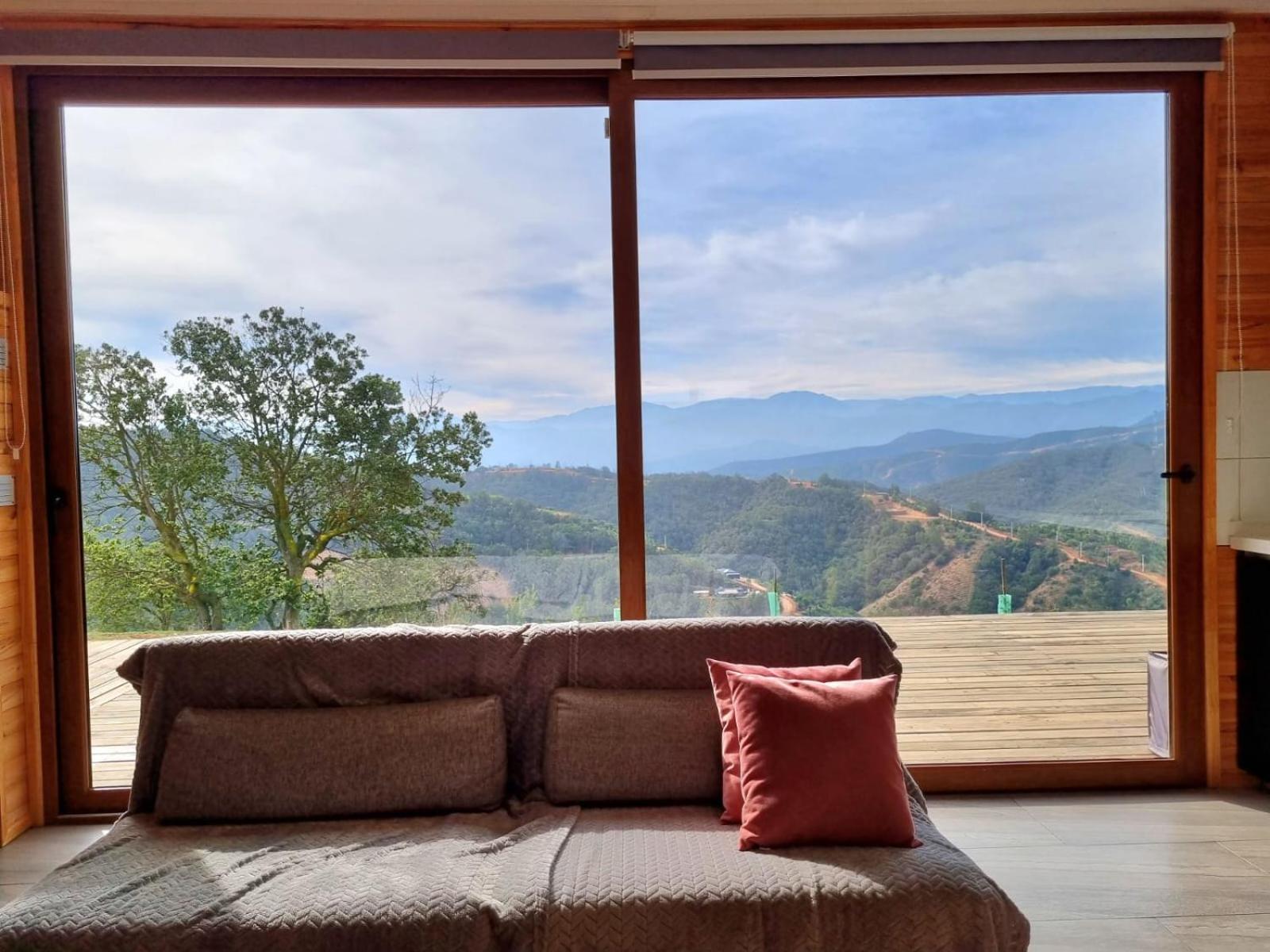 Mini casa en lo alto de la montaña