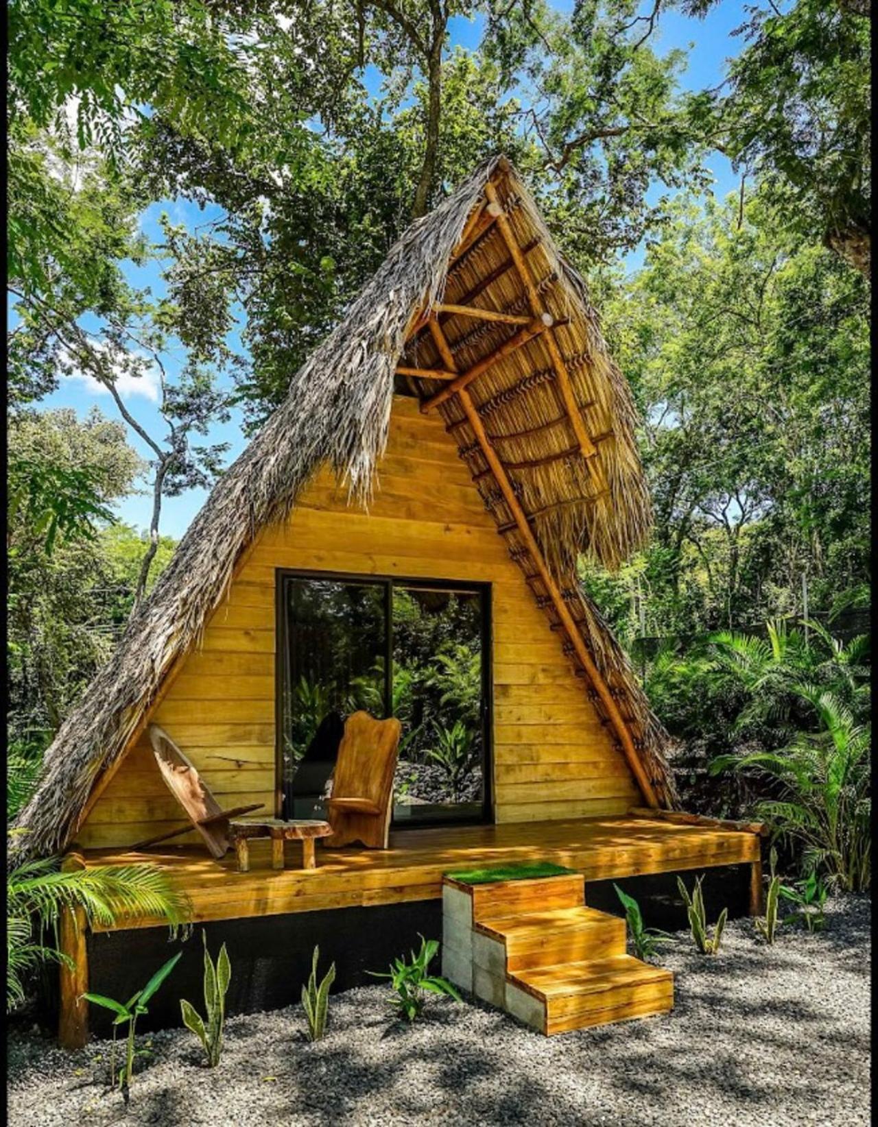 Cabinas de Lou Eco Lodge TAMARINDO