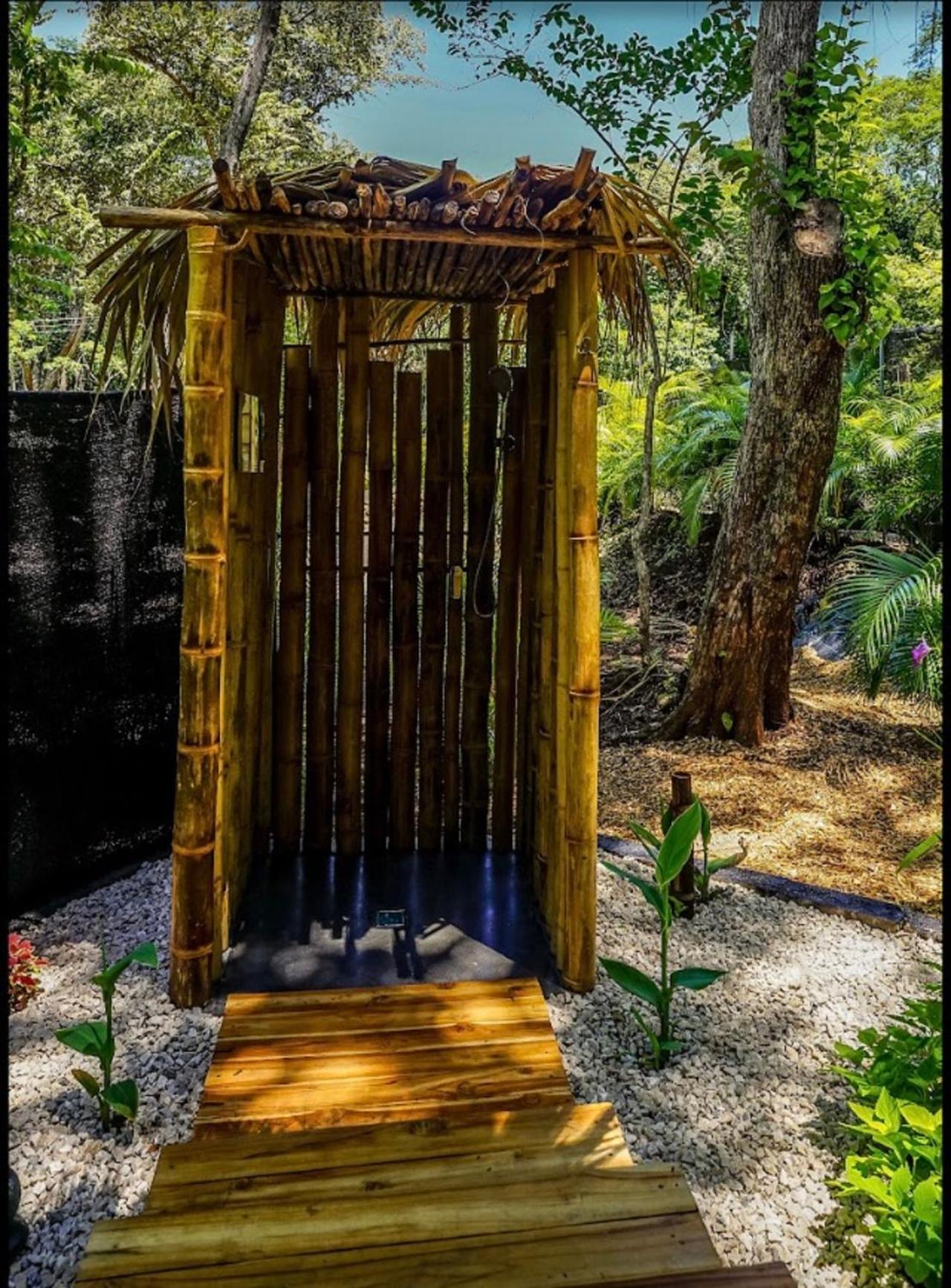 Cabinas de Lou Eco Lodge TAMARINDO