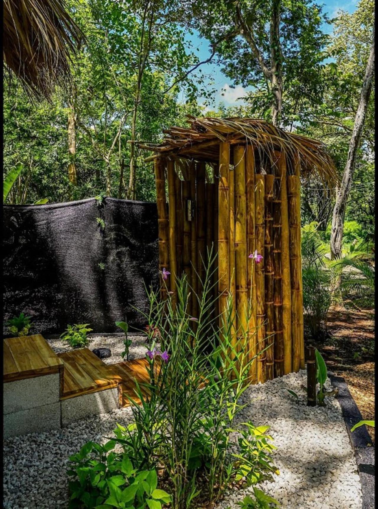 Cabinas de Lou Eco Lodge TAMARINDO