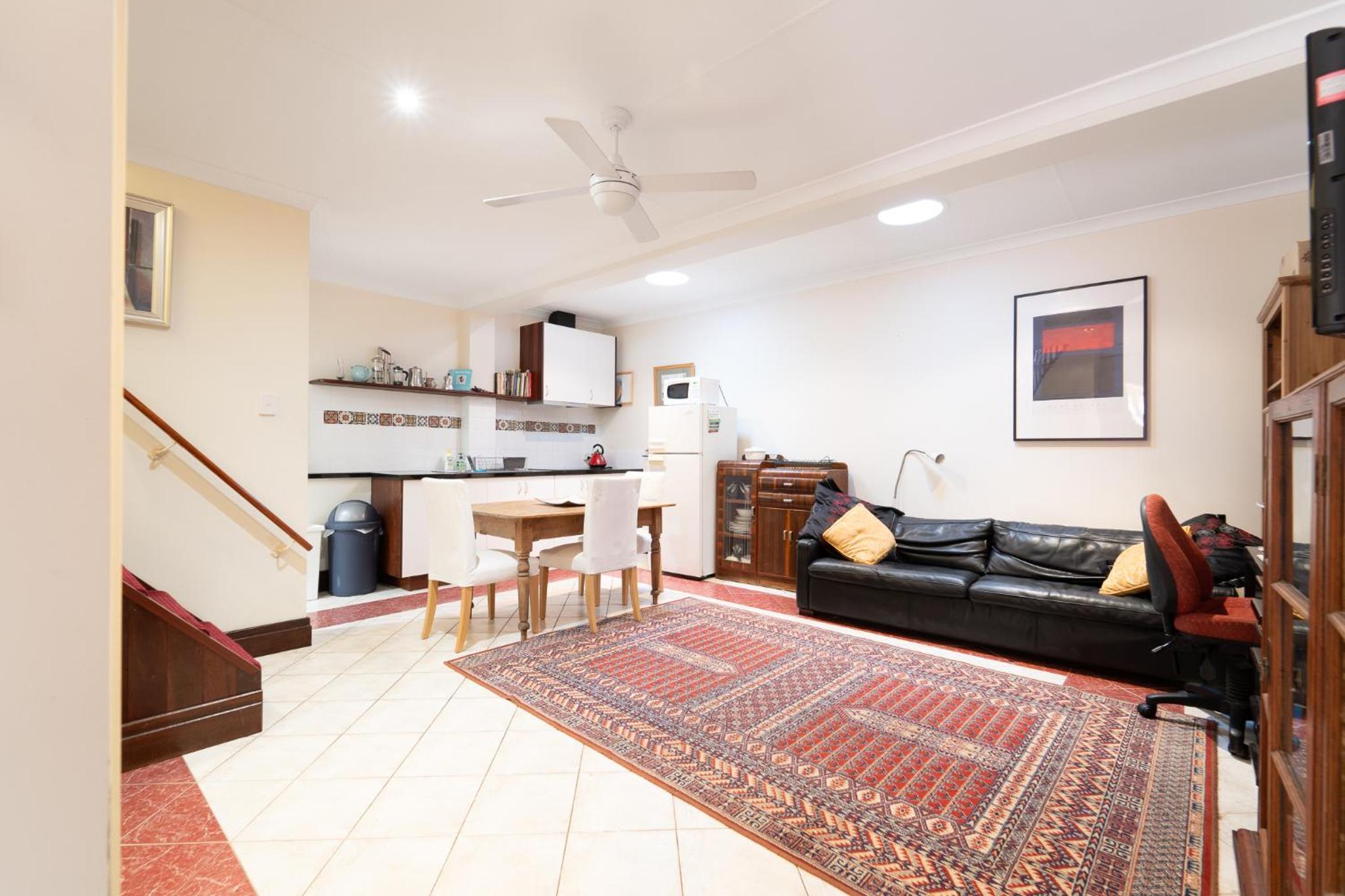 Snow-white's 2 bedroom City heart Cottage in Perth 6000