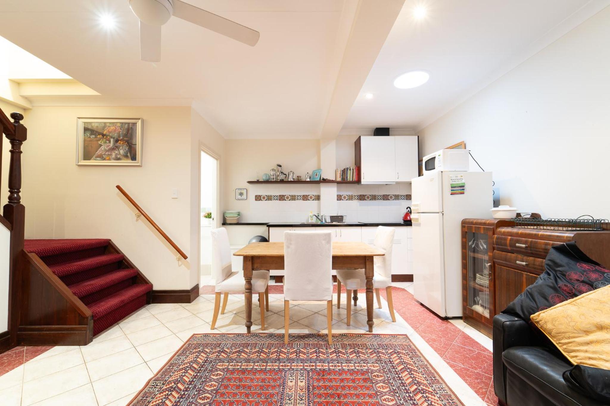 Snow-white's 2 bedroom City heart Cottage in Perth 6000