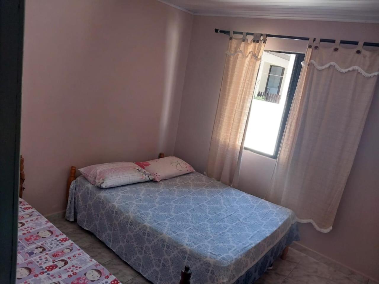Casa disponível para diária, 300m do mar casa sozinha no terreno