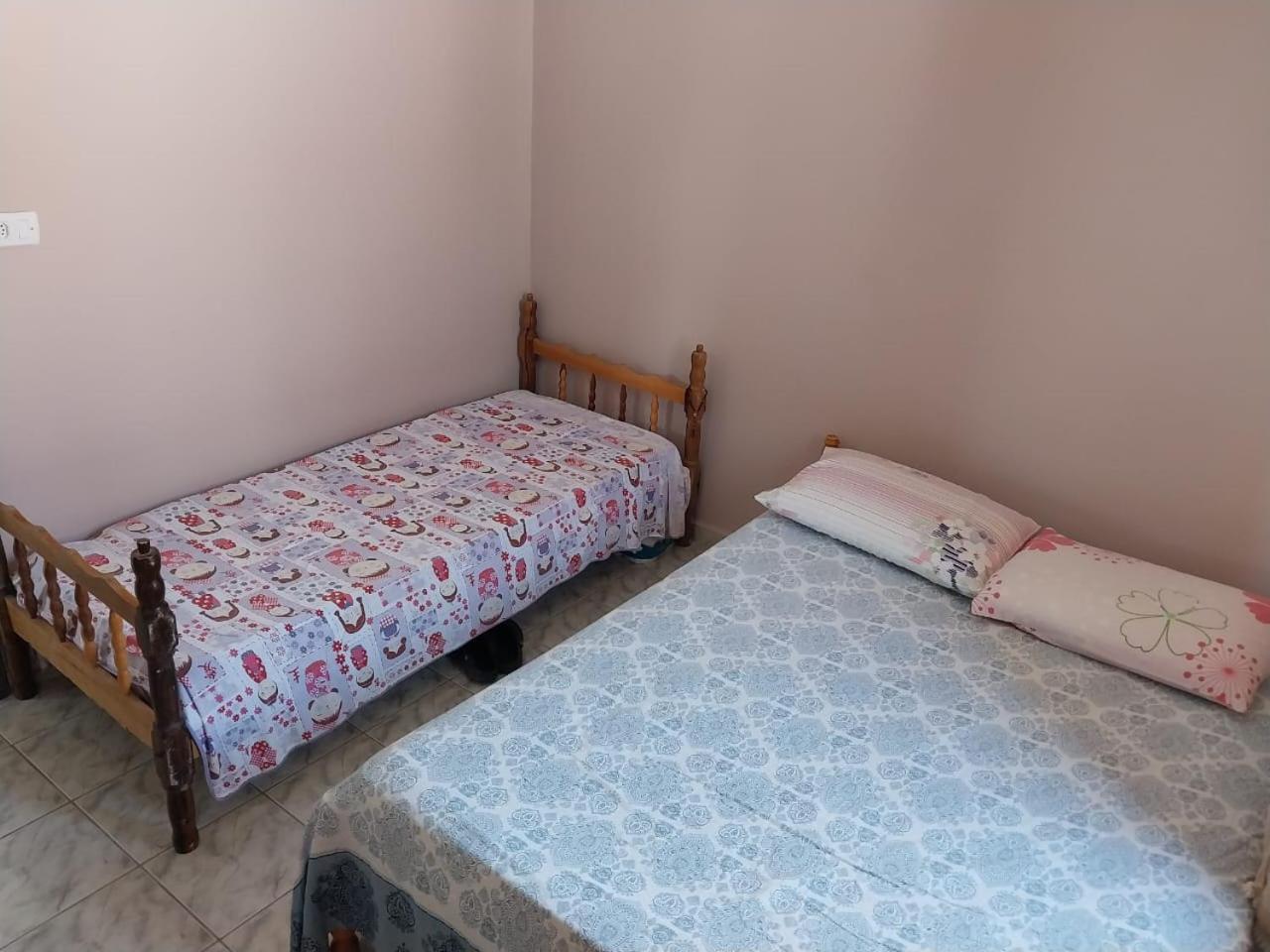 Casa disponível para diária, 300m do mar casa sozinha no terreno