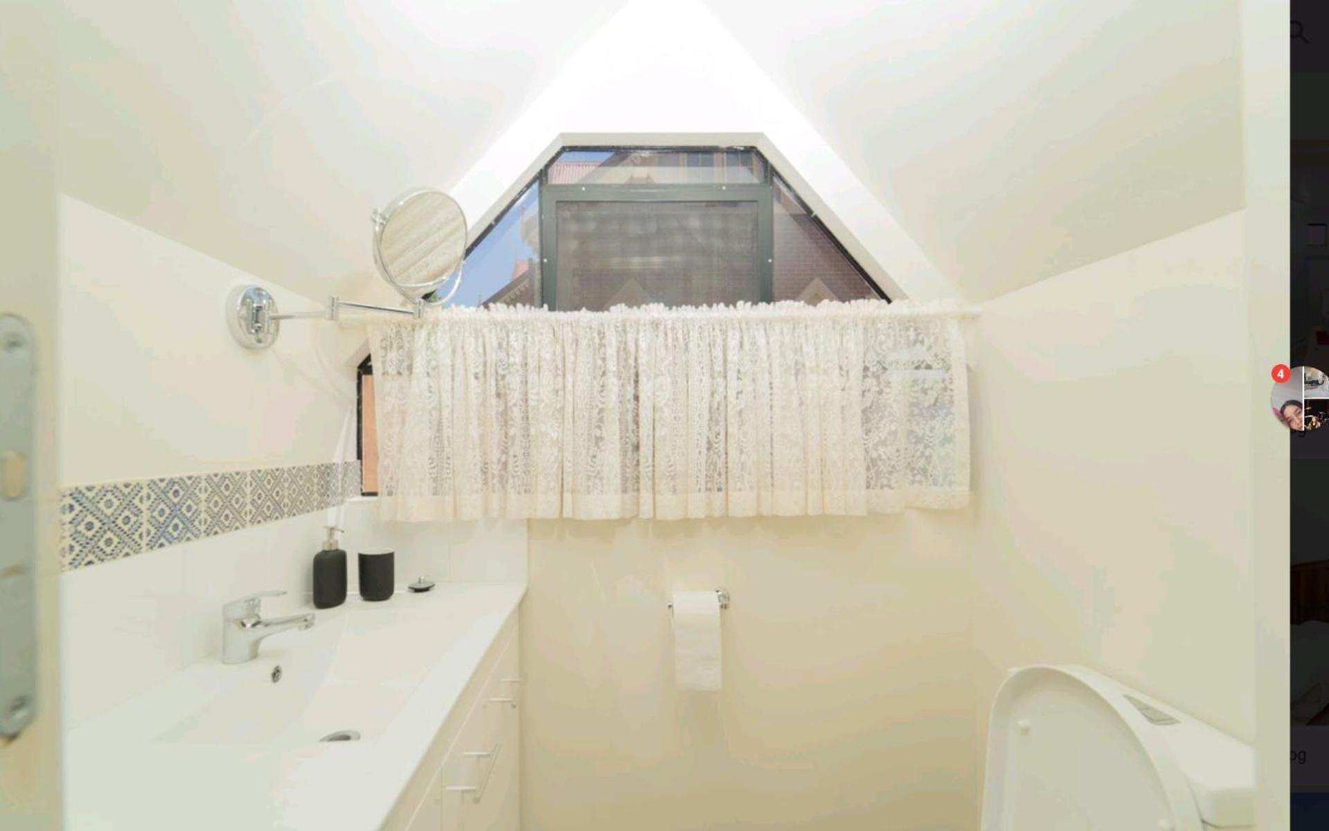 Snow-white's 2 bedroom City heart Cottage in Perth 6000