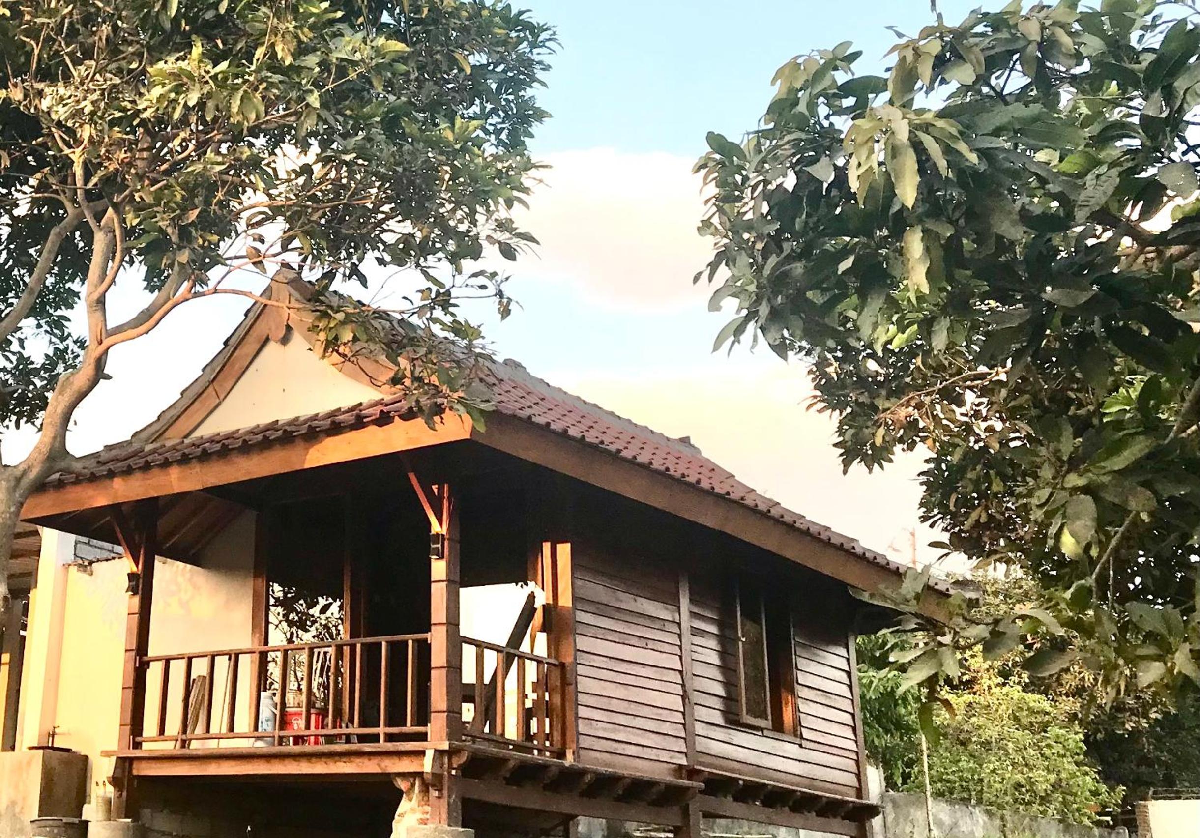 Muni's Lombok Bungalow view 3