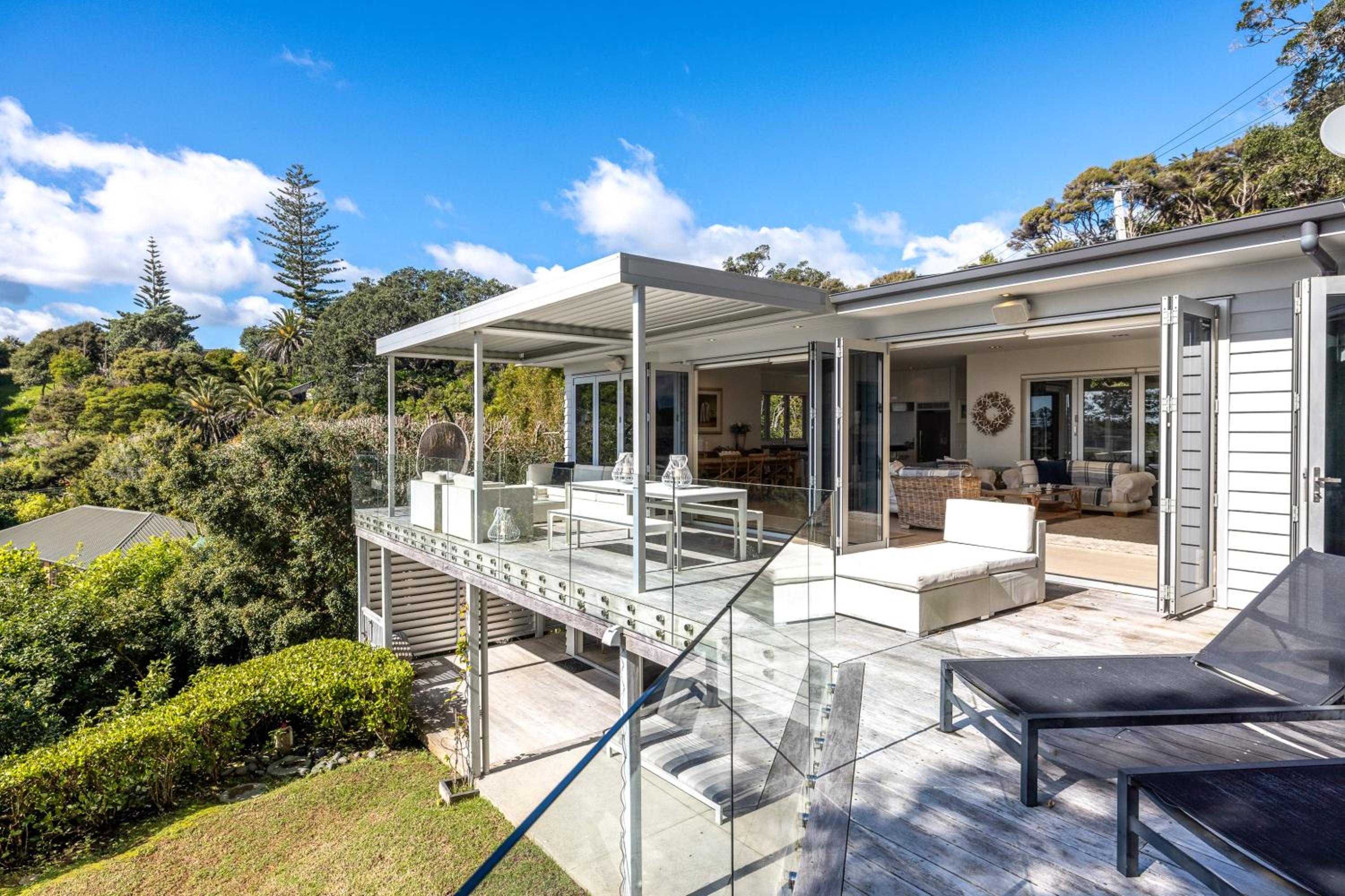 Palm Beach Retreat - Stay Waiheke
