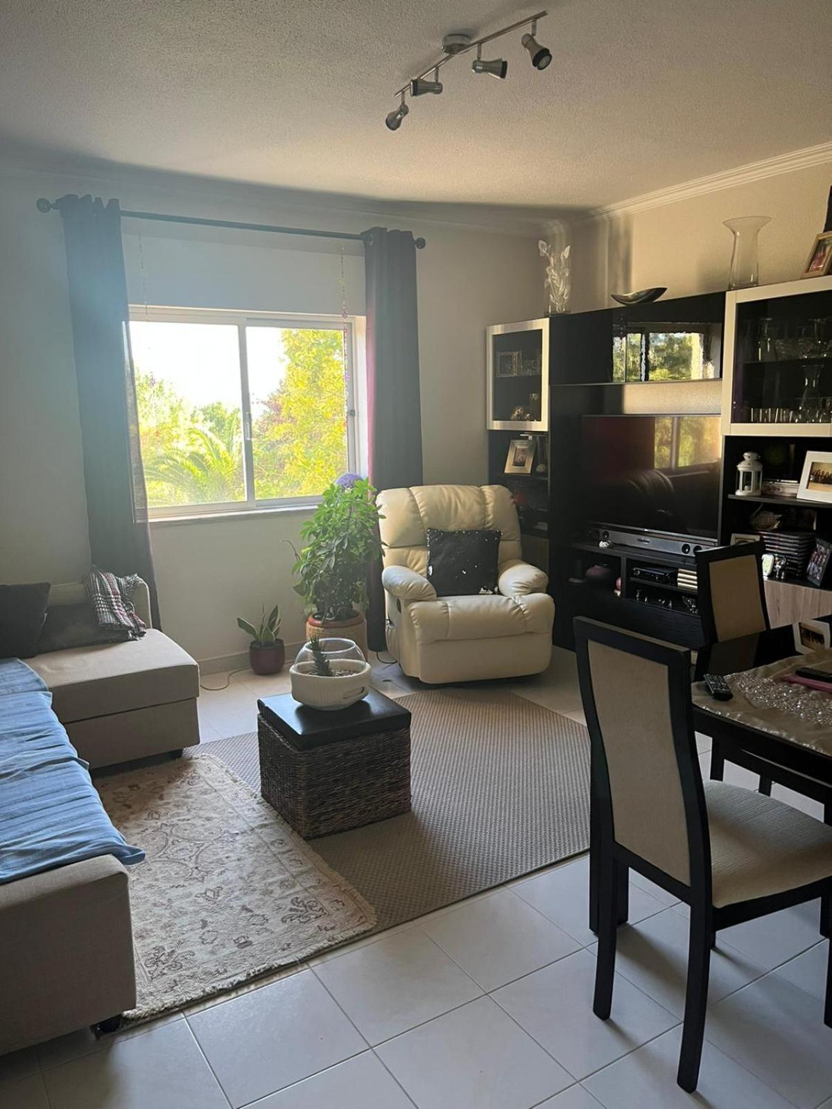 Apartamento com boa luz e localização em Lisboa. view 4