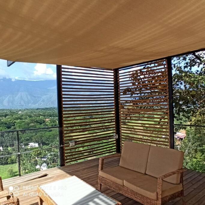 Piscina-gran vista-clima cálido y pueblo histórico