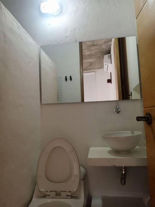 Piscina-gran vista-clima cálido y pueblo histórico