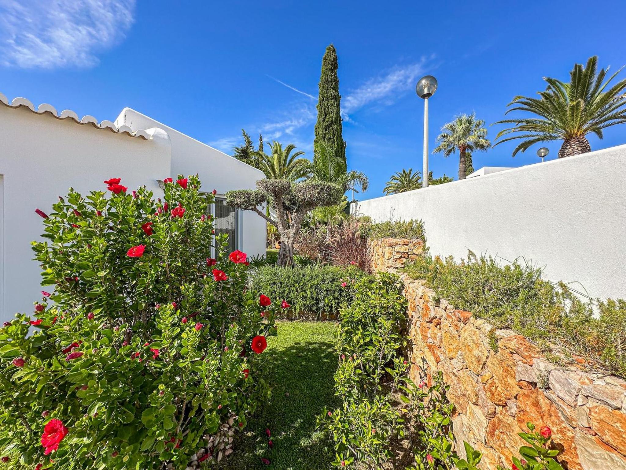 Luxury Villa Heated Pool, walk to São Rafael Beach, Albufeira view 4
