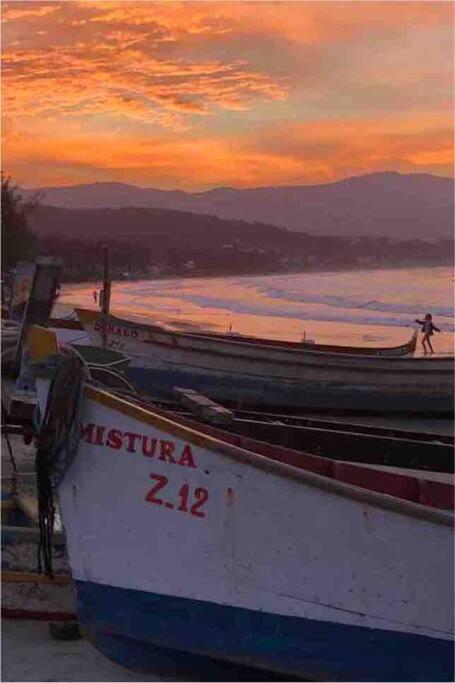 Casa NOVA, vista lagoa, piscina no condomínio
