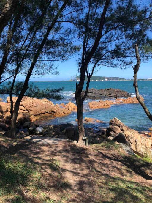 Casa NOVA, vista lagoa, piscina no condomínio