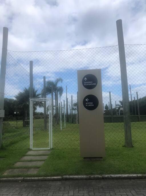 Casa NOVA, vista lagoa, piscina no condomínio