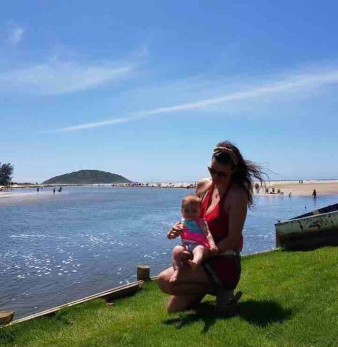 Casa NOVA, vista lagoa, piscina no condomínio