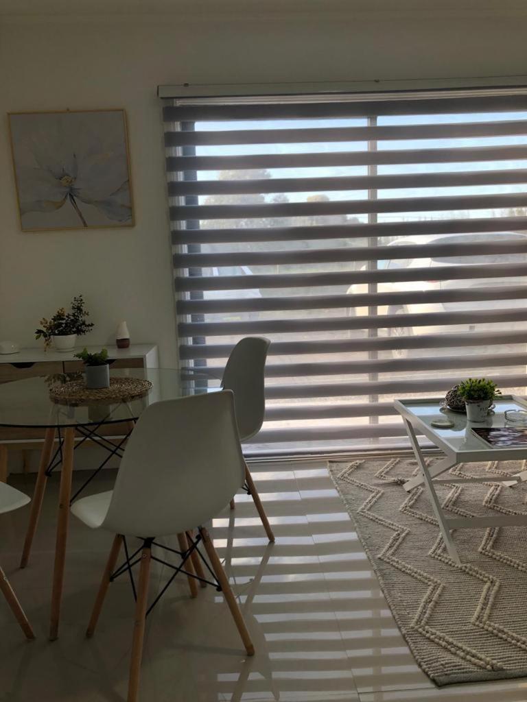 Departamento Los Canelos, a metros de Avenida Las Industrias- Incluye, NETFLIX DirecTV aire acondicionado, Internet