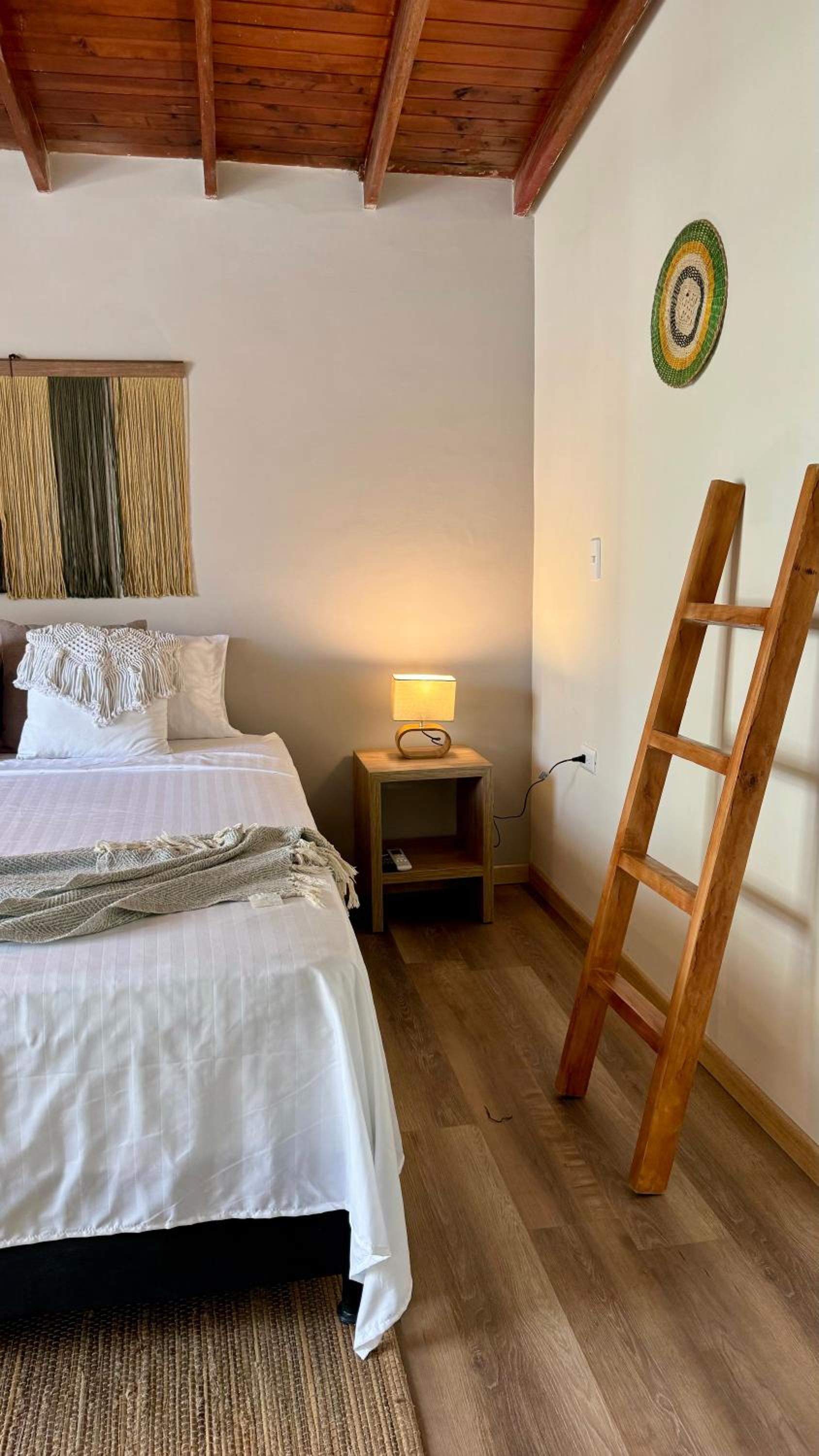 Luum Guest House Manila