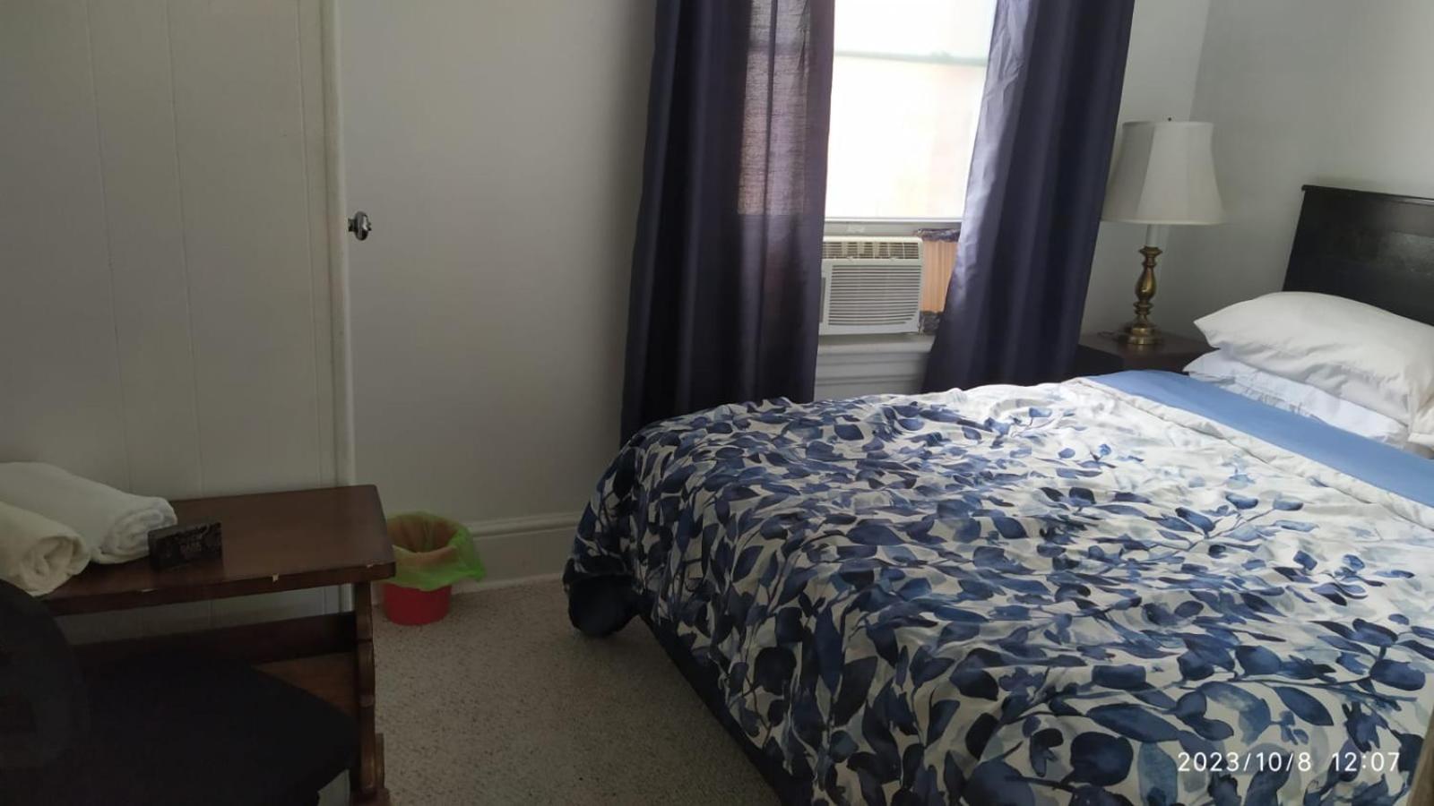 Cozy downtown two bedrooms free parking