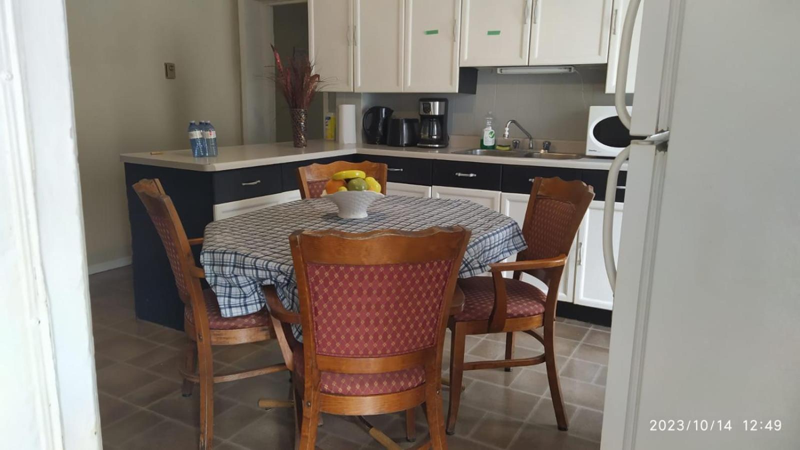 Cozy downtown two bedrooms free parking