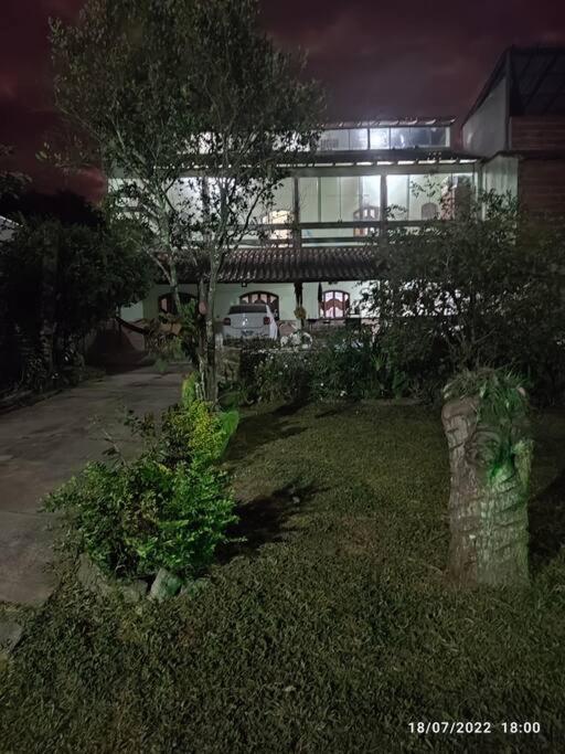Casa agradável com piscina a 200 metros da praia
