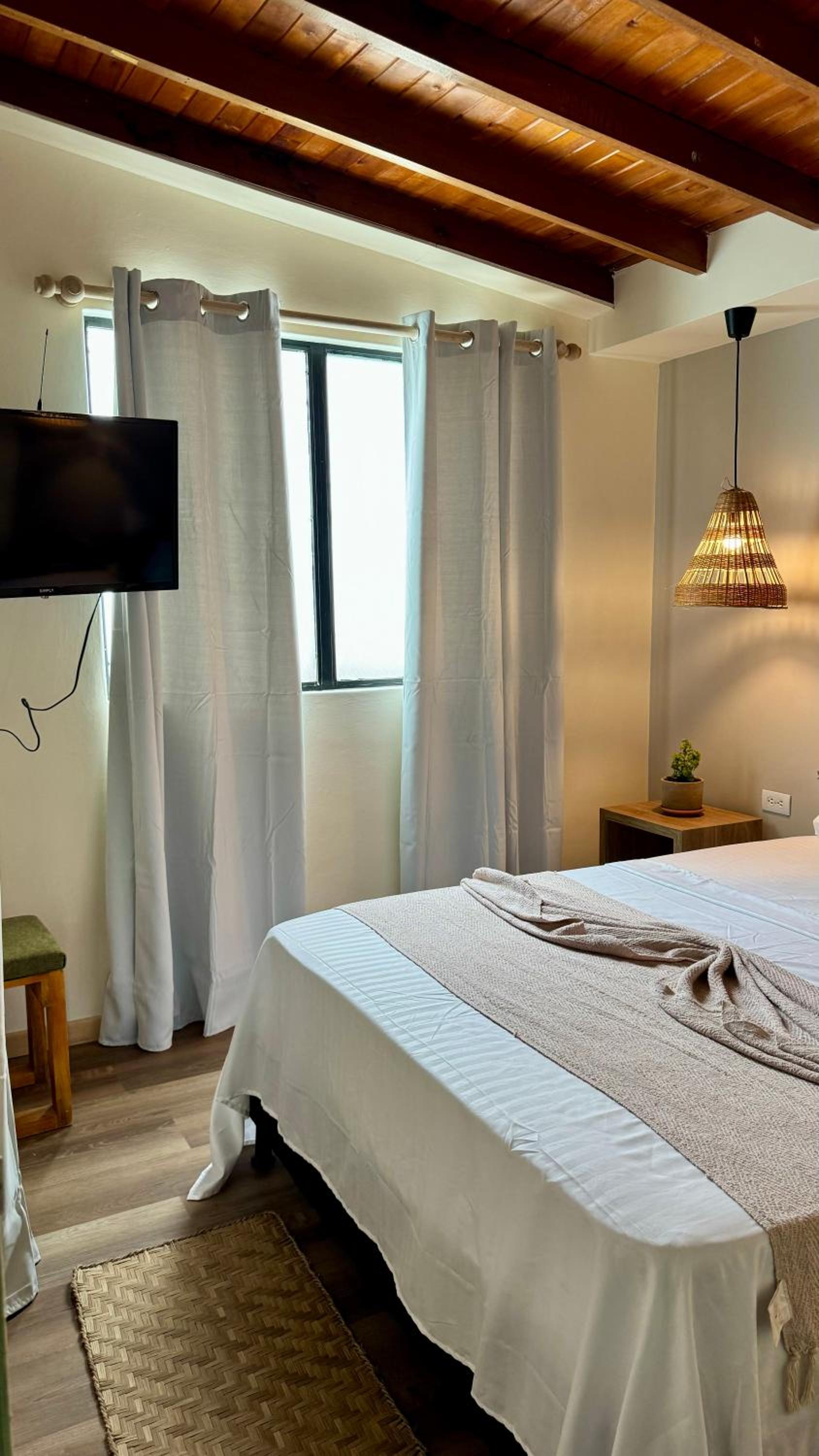 Luum Guest House Manila