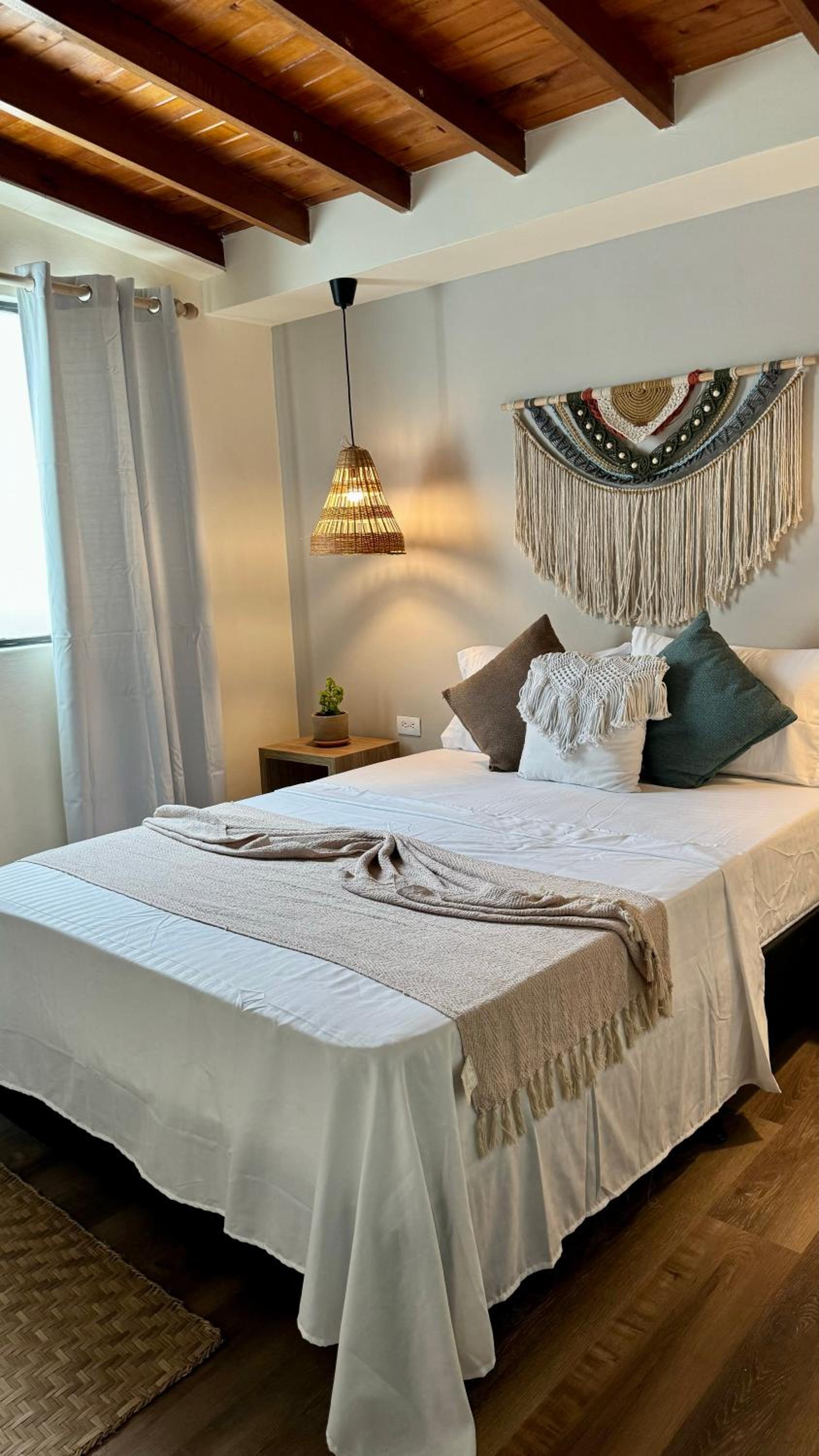 Luum Guest House Manila
