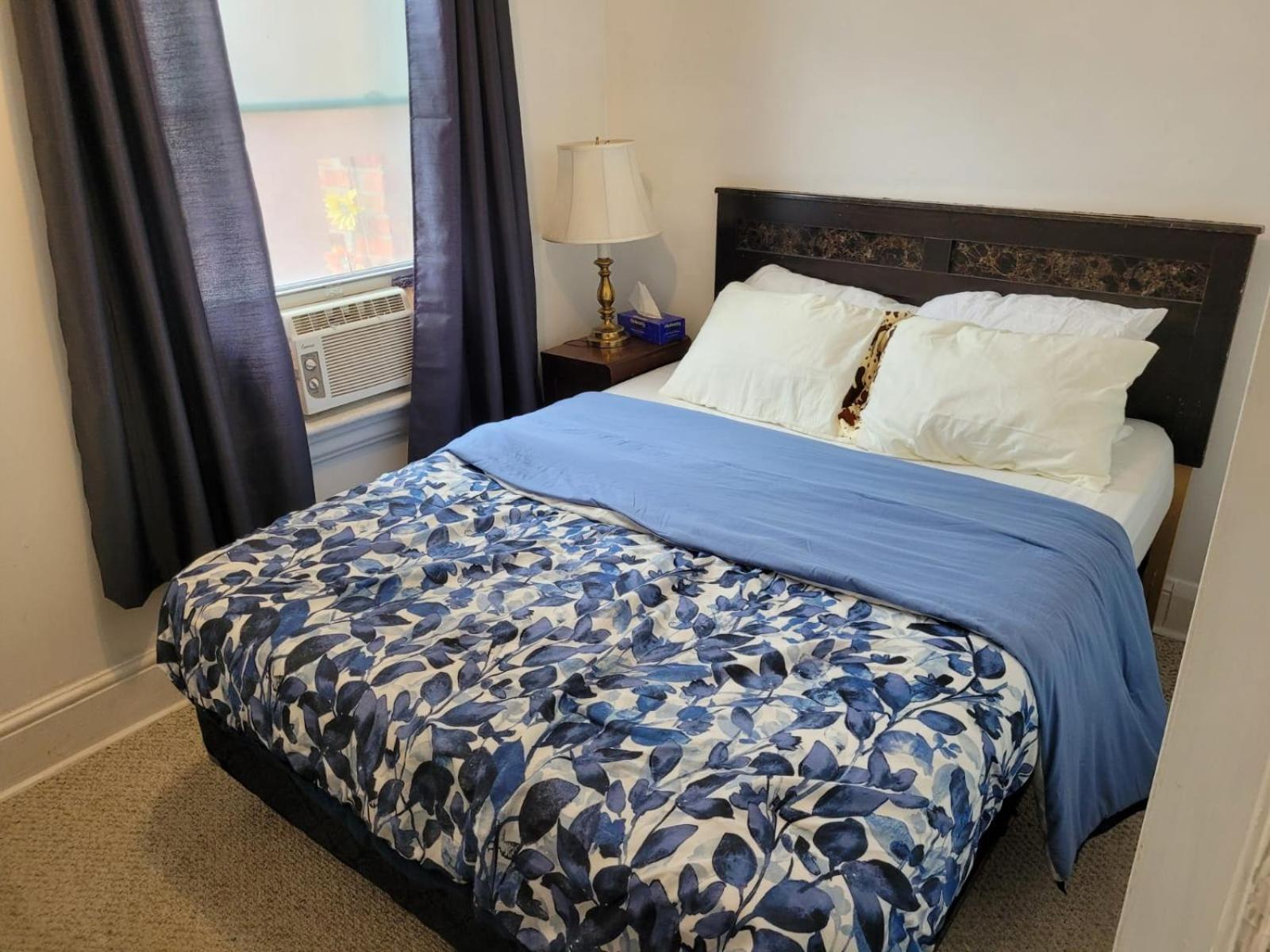 Cozy downtown two bedrooms free parking