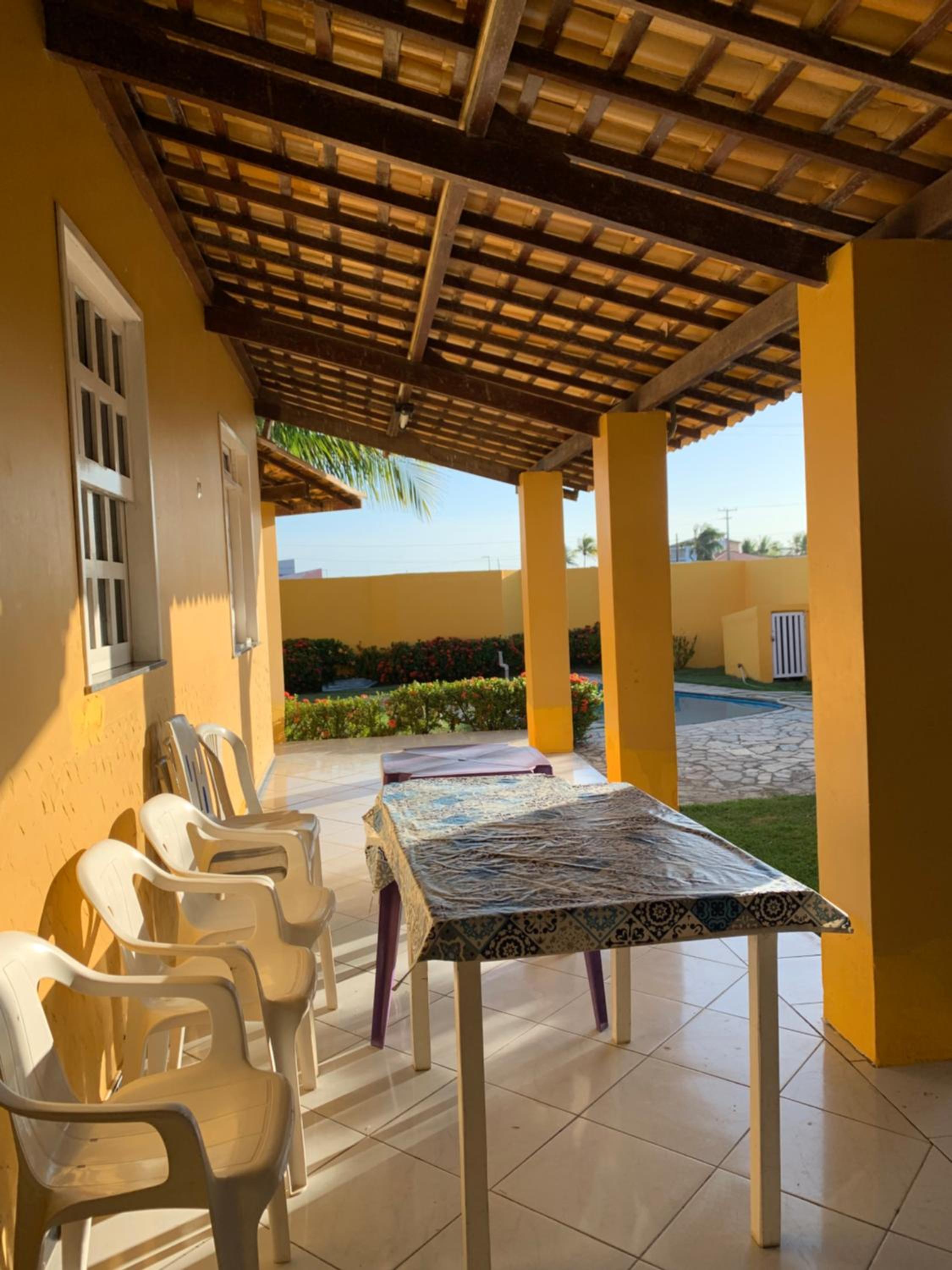 Casa Amarela Praia do Saco
