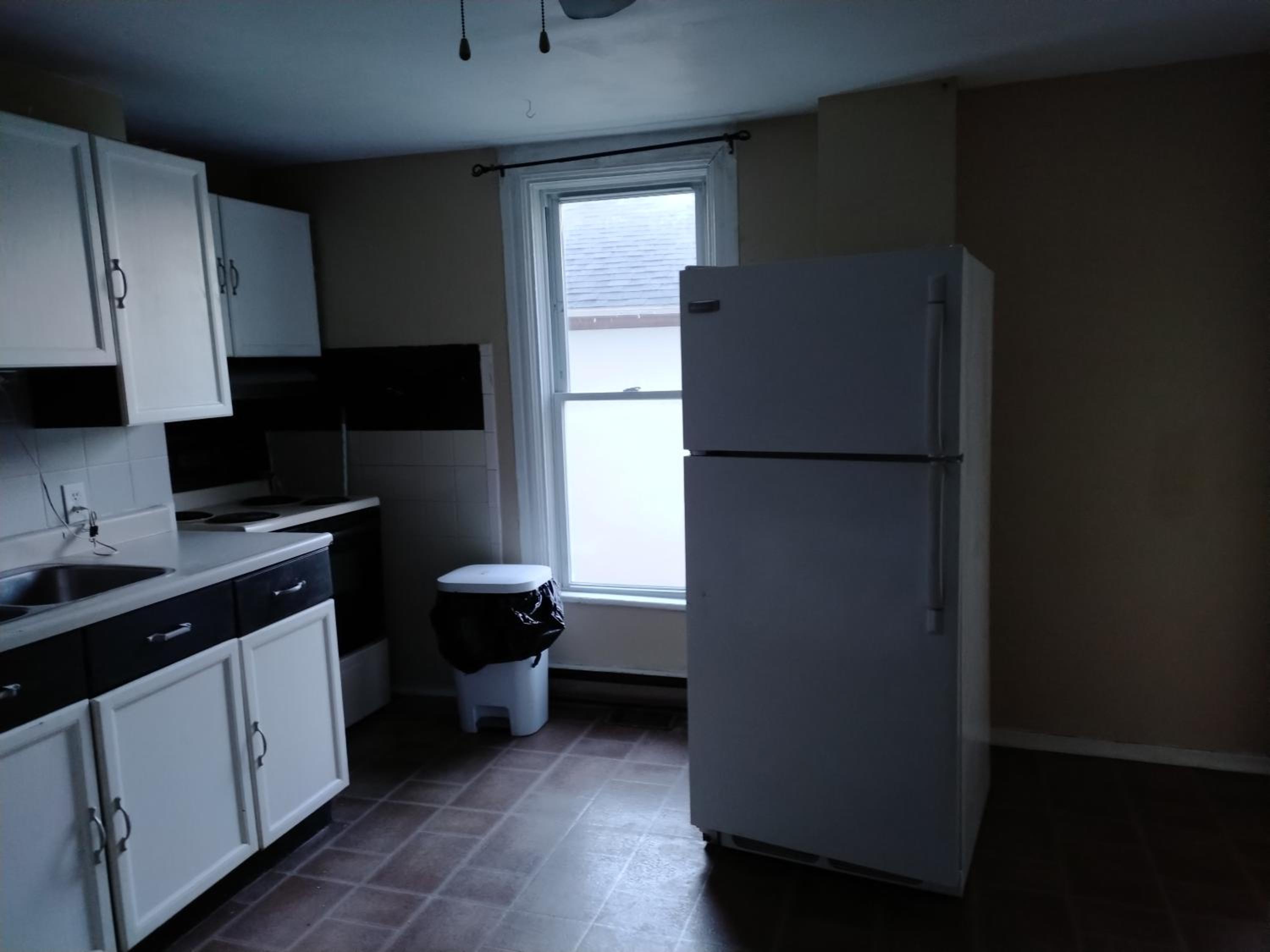 Cozy downtown two bedrooms free parking