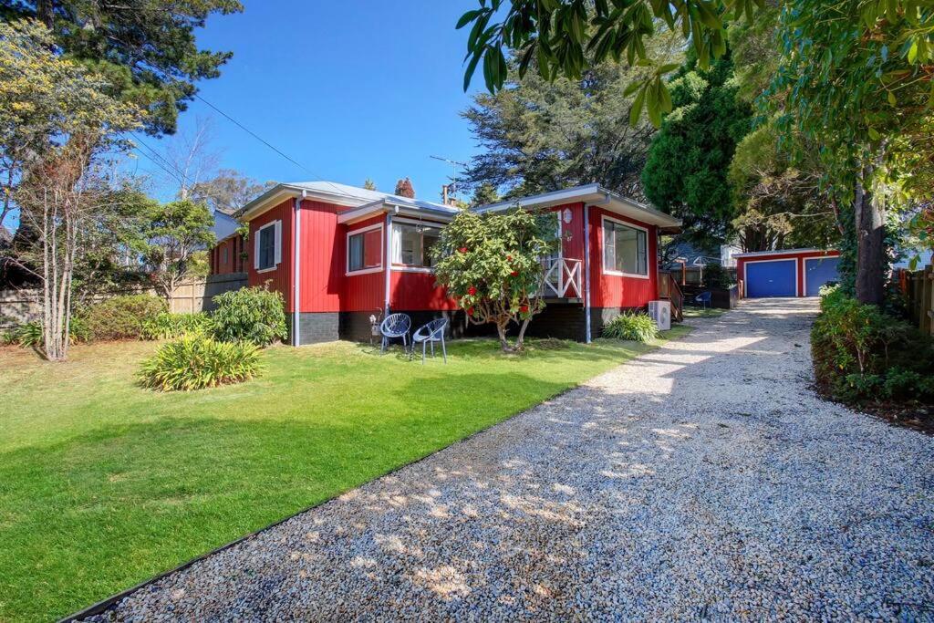 Tullys Hut - Walk to Hikes & Dog Friendly Adventures!