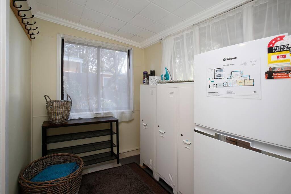 Tullys Hut - Walk to Hikes & Dog Friendly Adventures!
