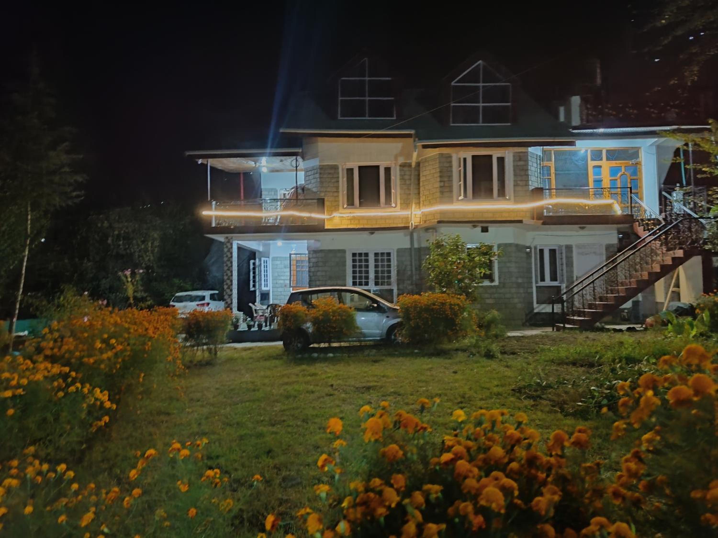 Aatithya Homestay Raison,Manali view 2