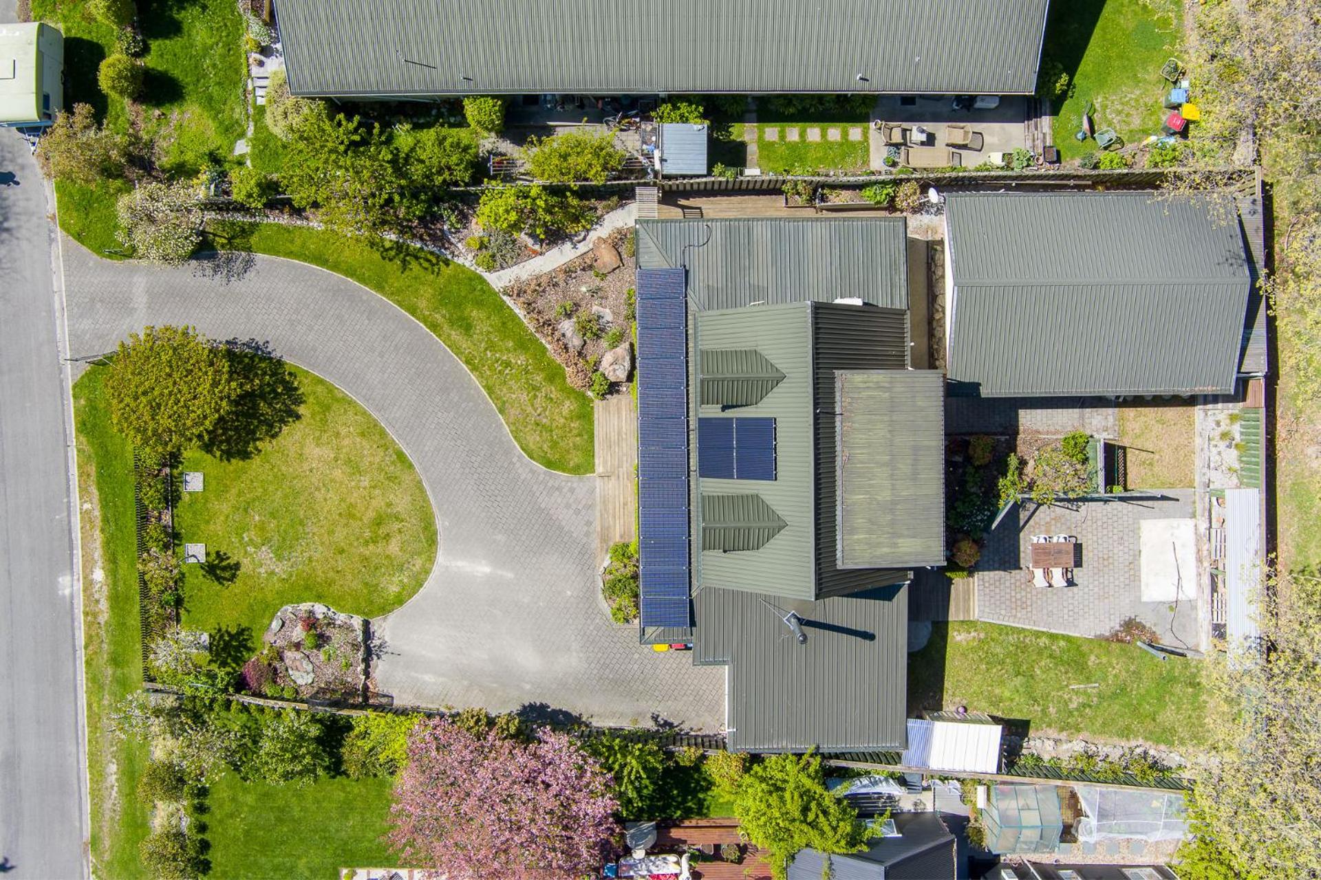 4BR Wanaka Home - Walk to That Wanaka Tree & Lake