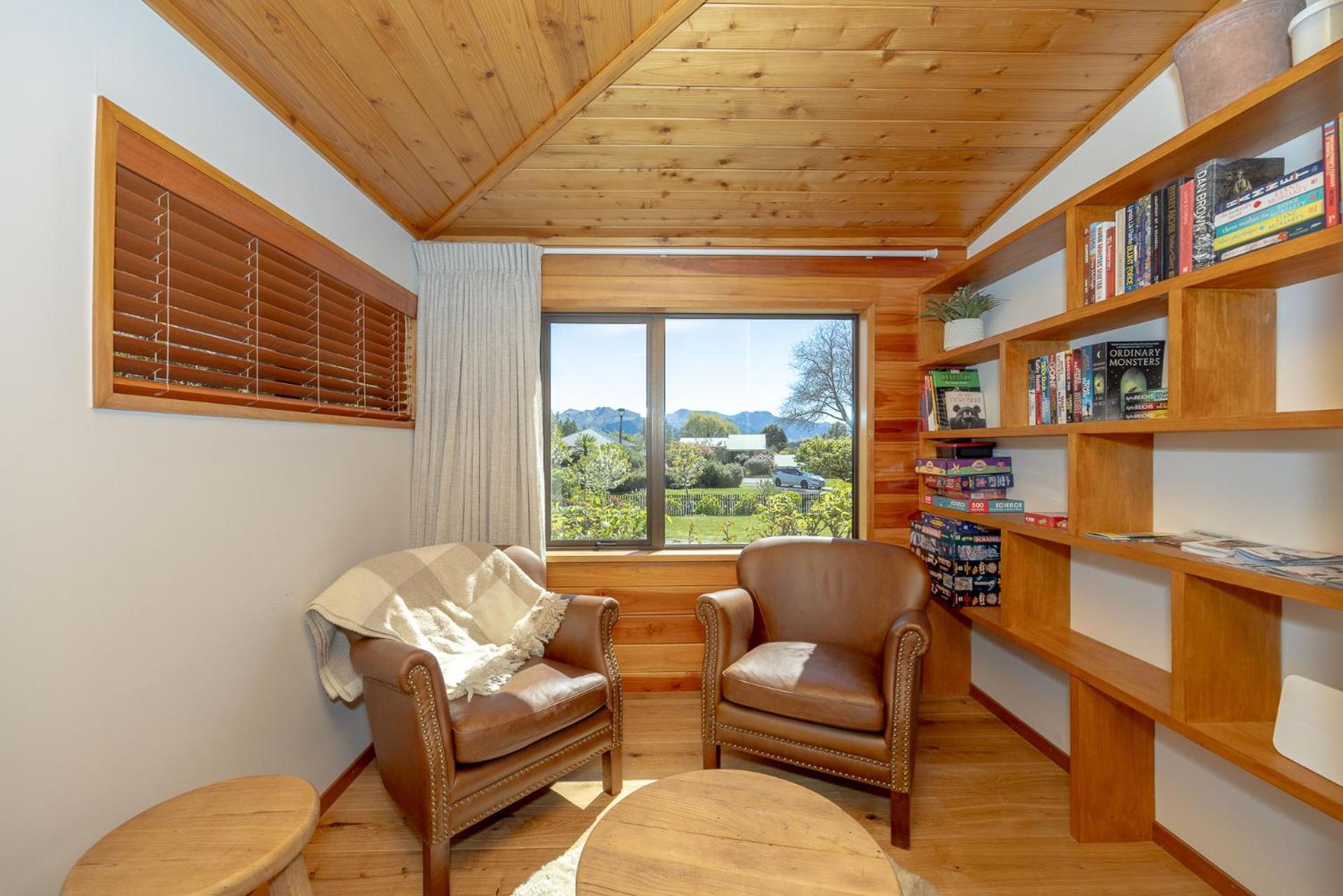 4BR Wanaka Home - Walk to That Wanaka Tree & Lake