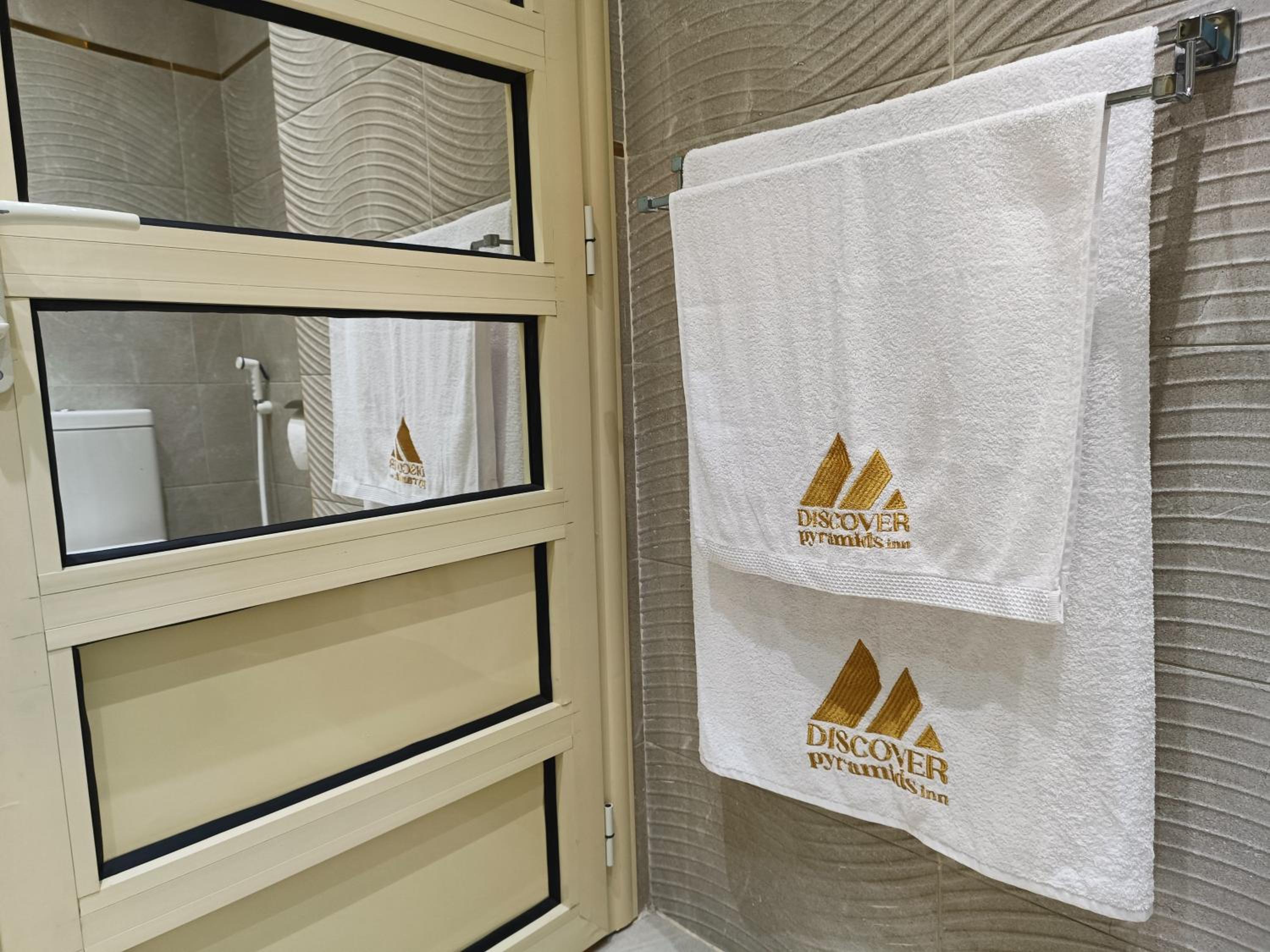 Discover pyramids inn