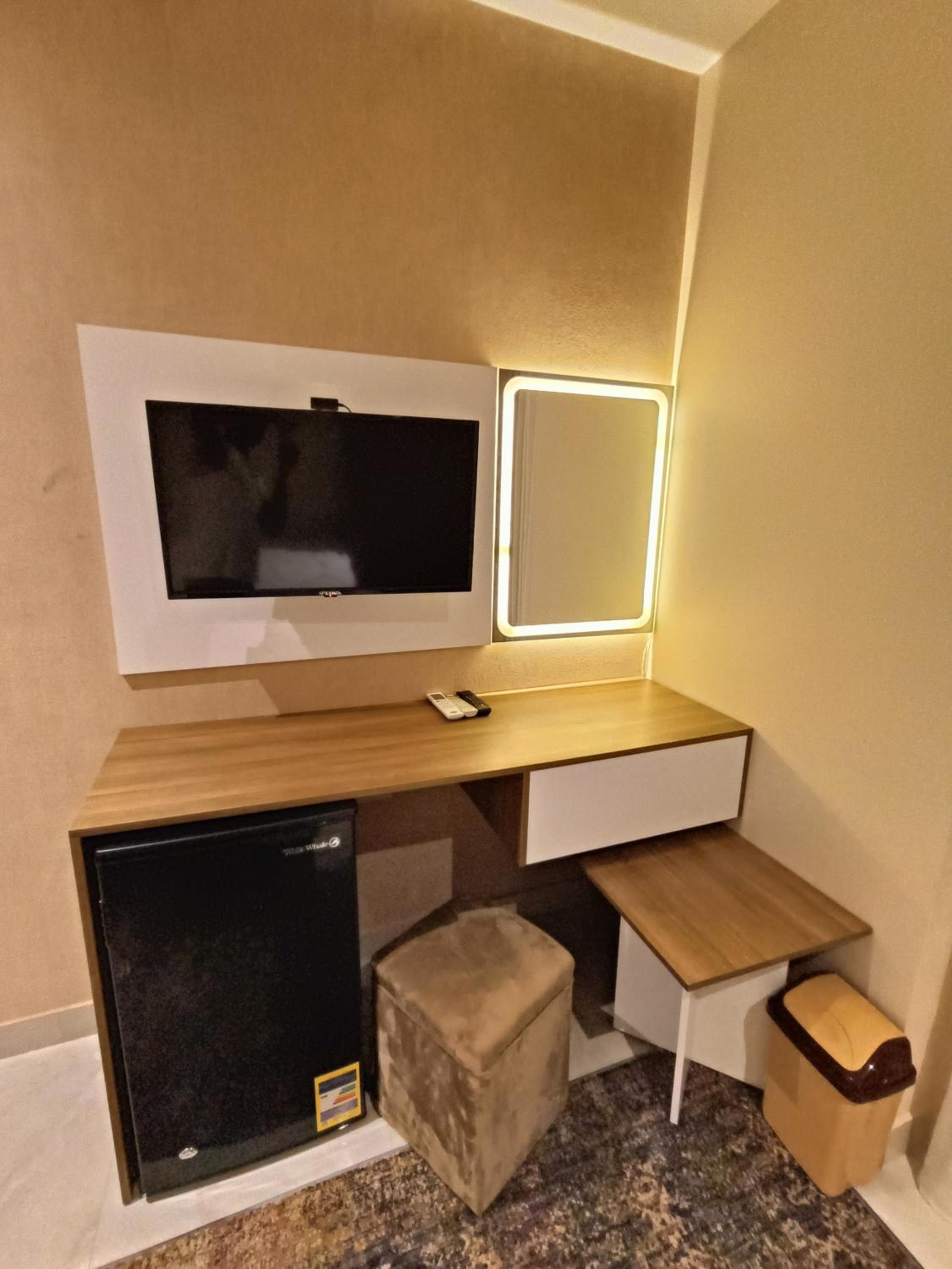 Discover pyramids inn