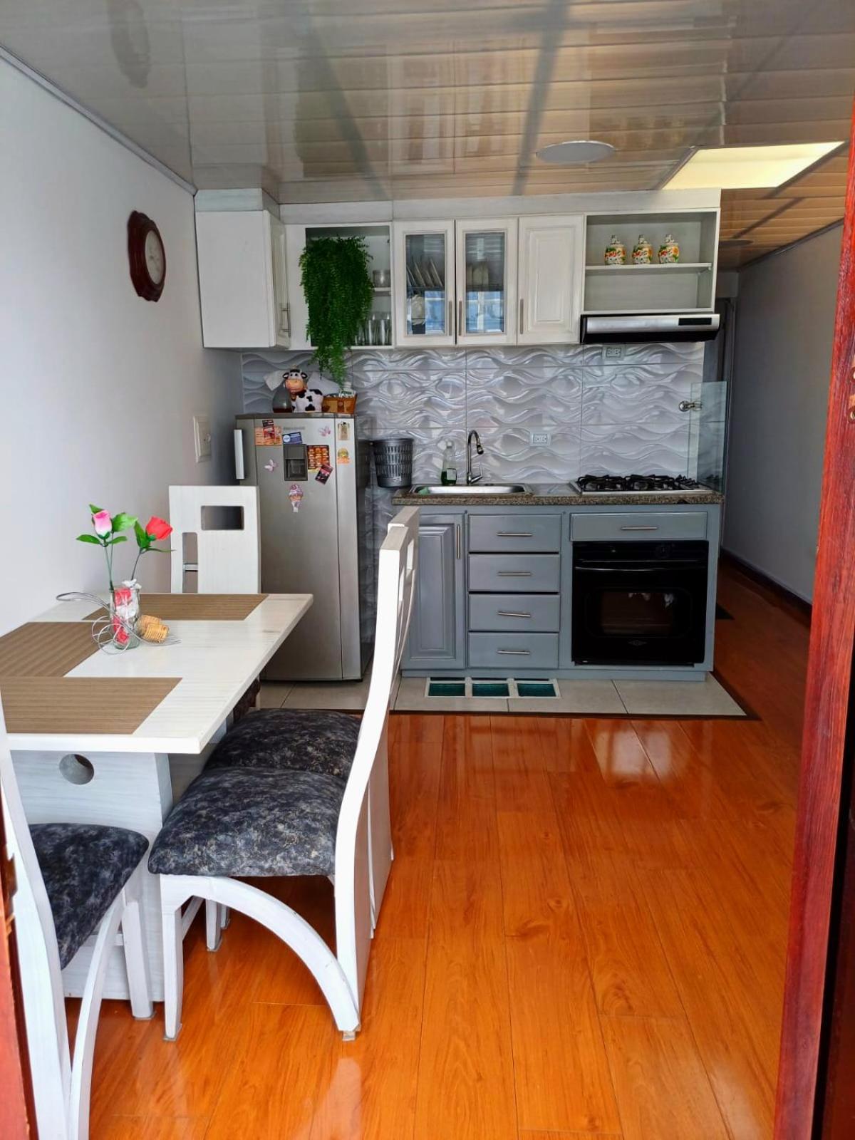 Hermoso y acogedor apartamento, excelente ubicación!