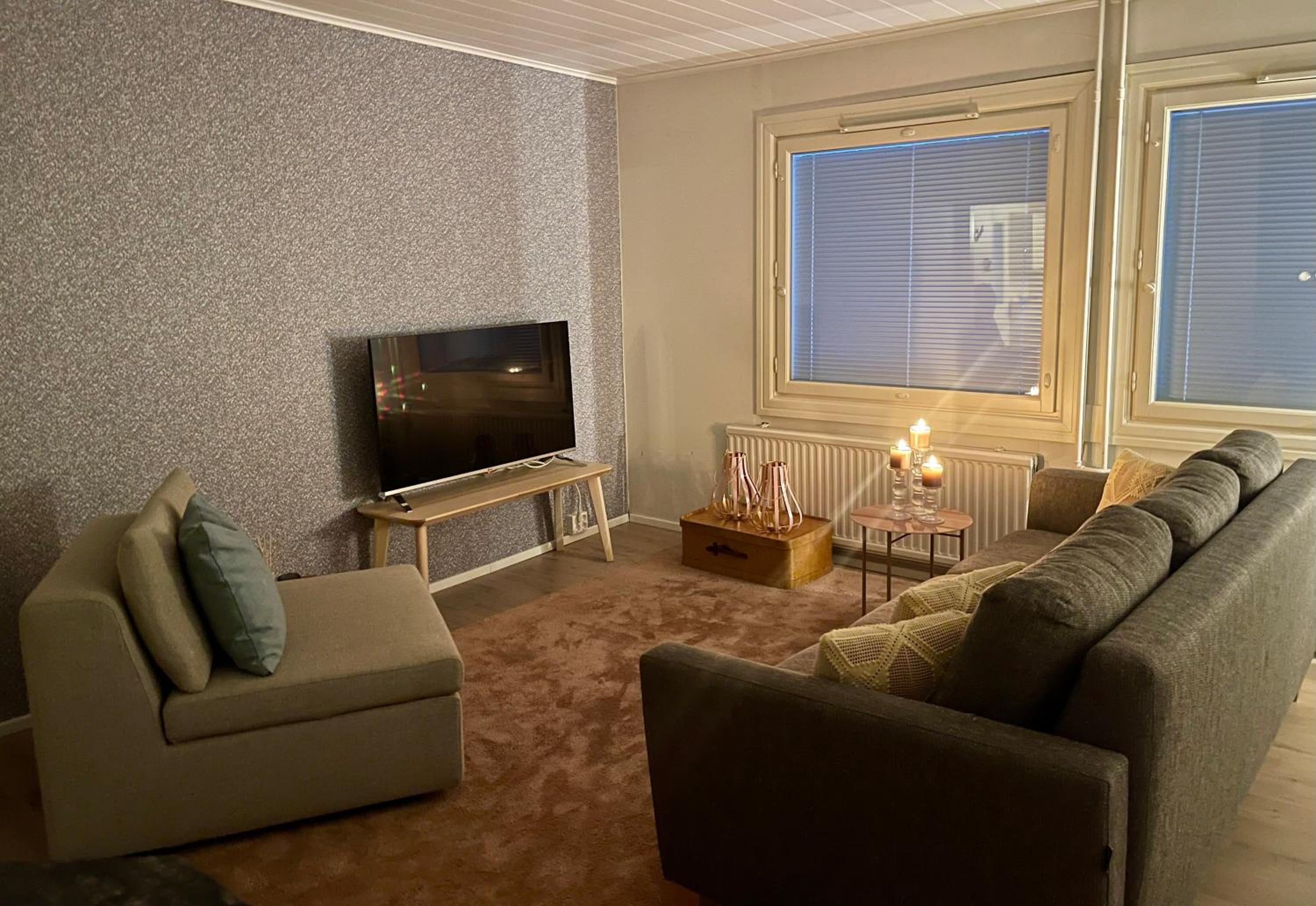 Aron Hill Home