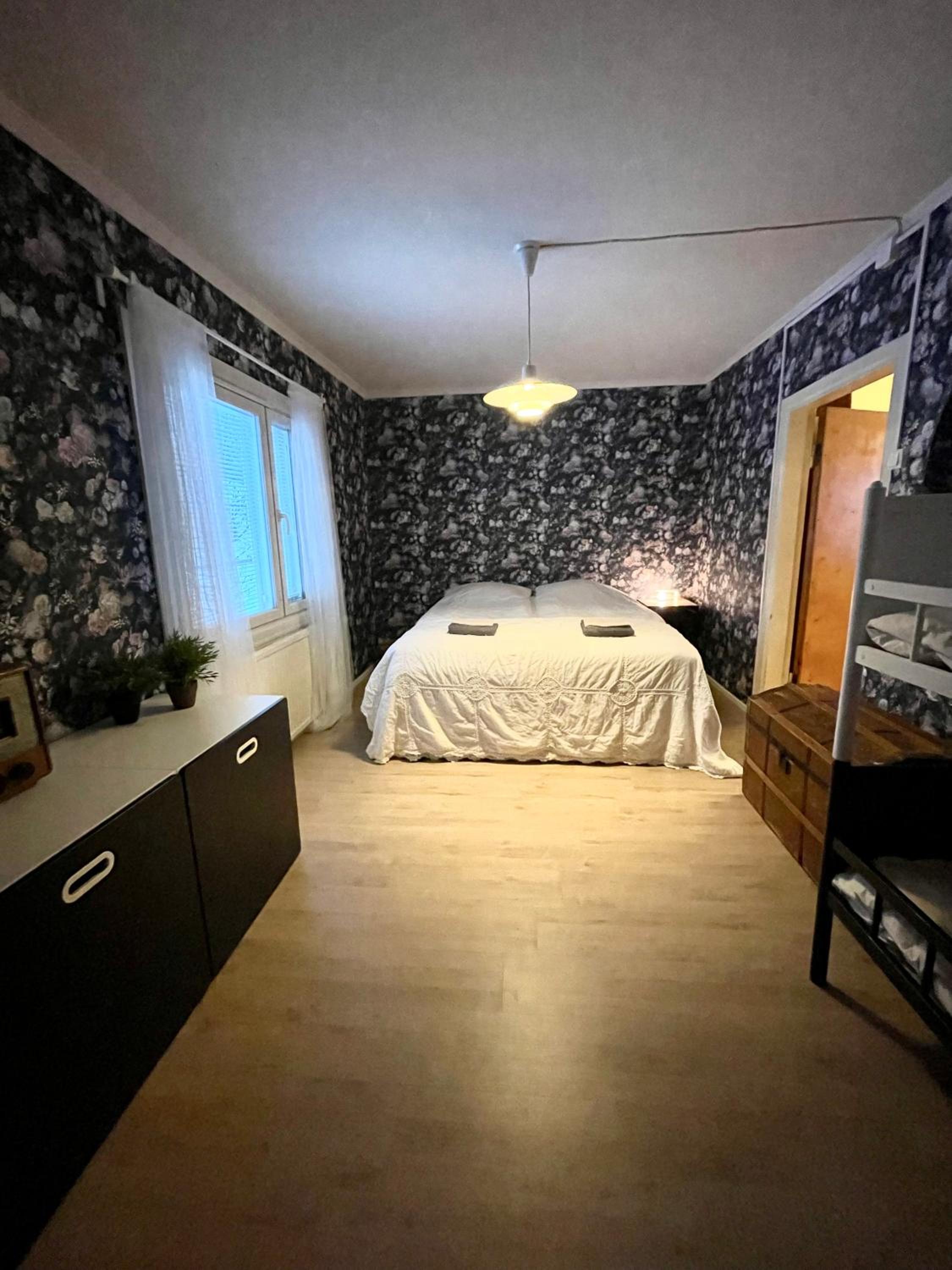 Aron Hill Home