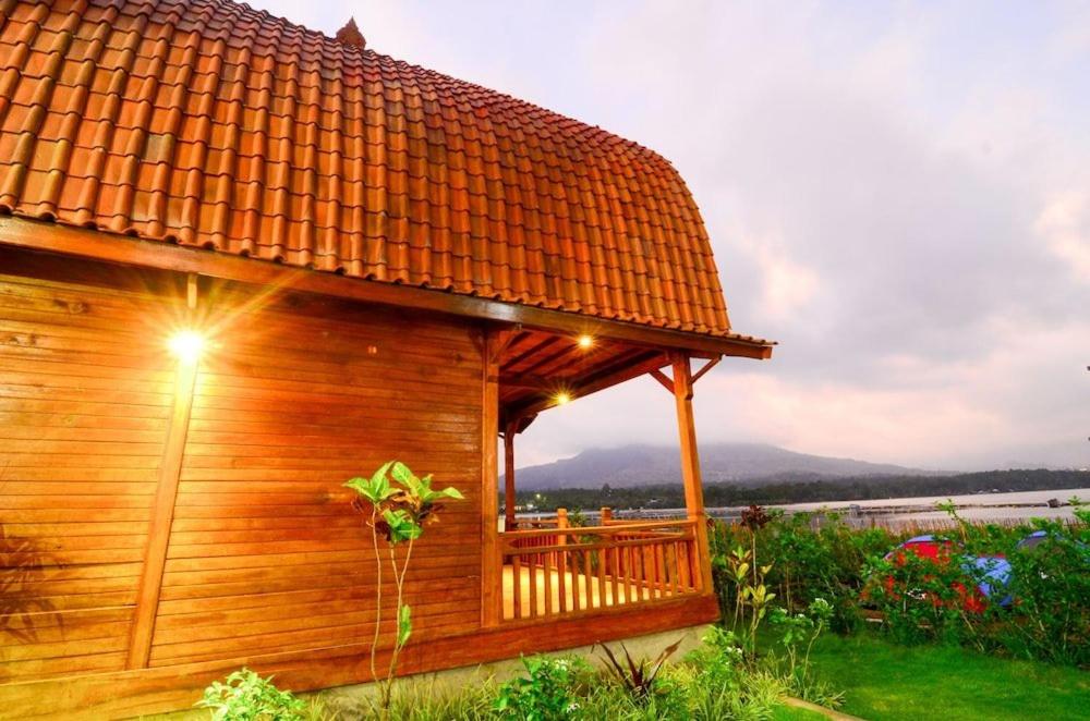 Villa Kedisan Lakeview view 3
