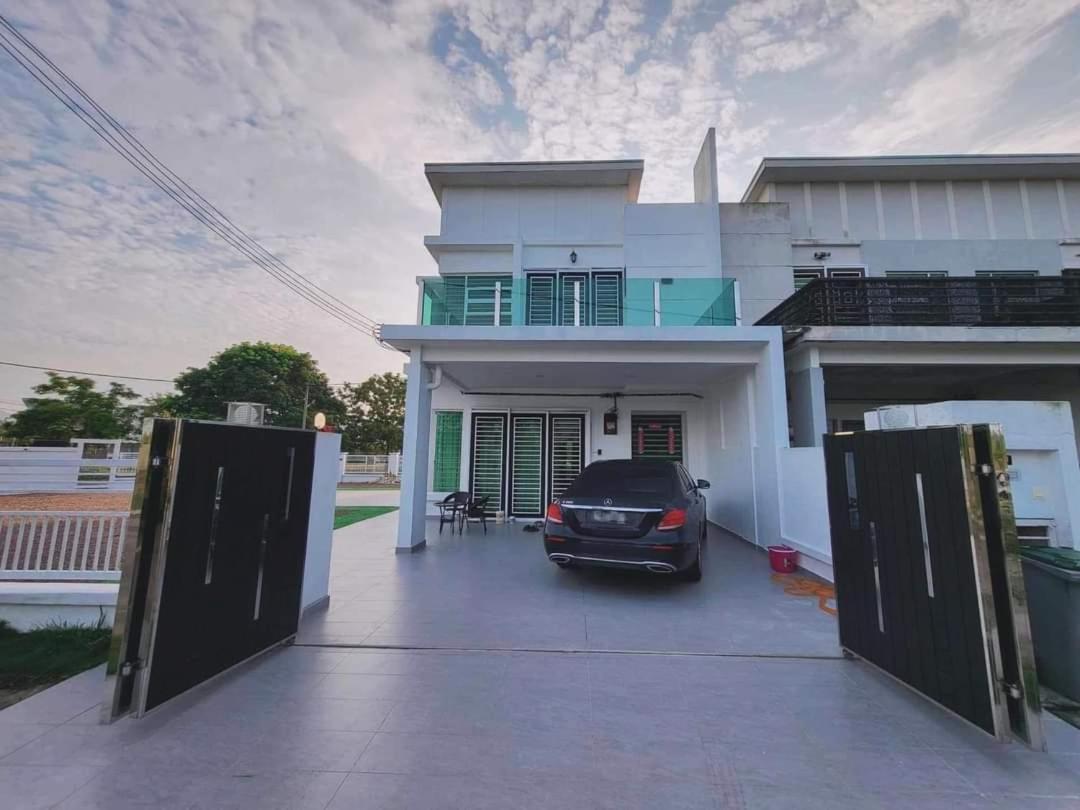 Impiana Lakeview Villa - Contactless Check In