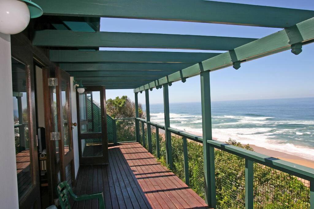 Timshare Chalet with unbeatable sea view! FRIDAY - FRIDAY BOOKINGS ONLY