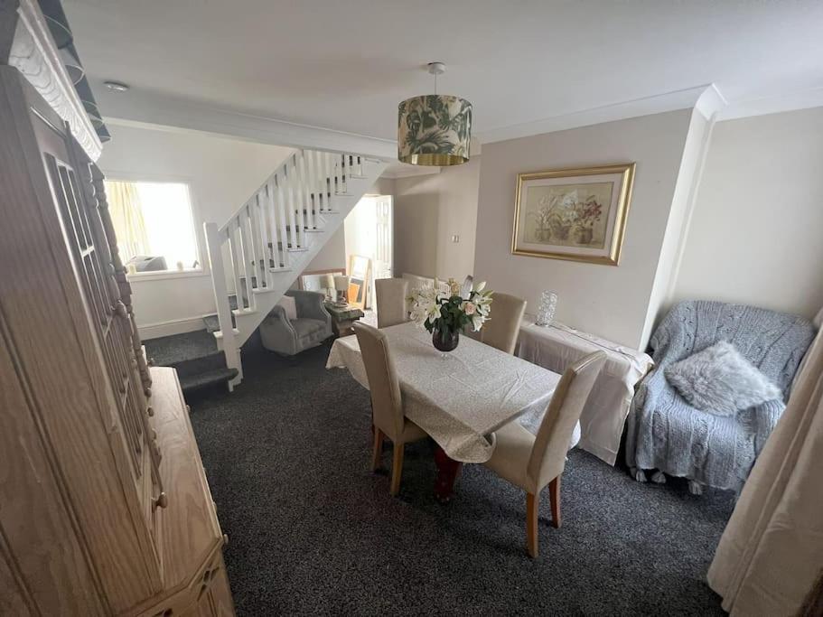 Contractors Corporate Charress House, 6 Bedrooms