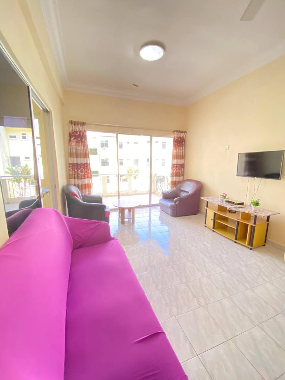 Teluk Batik Holiday Apartment