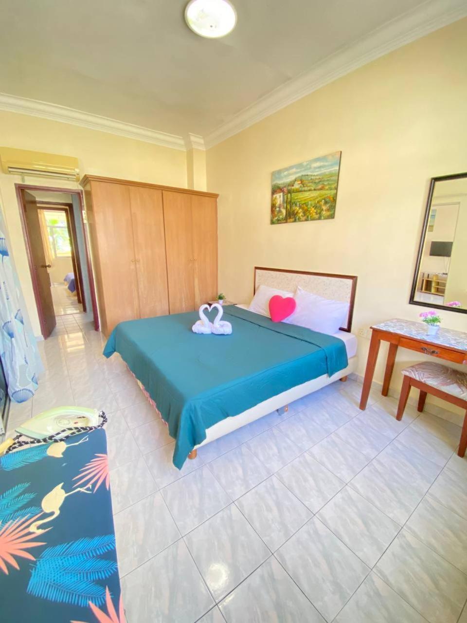 Teluk Batik Holiday Apartment